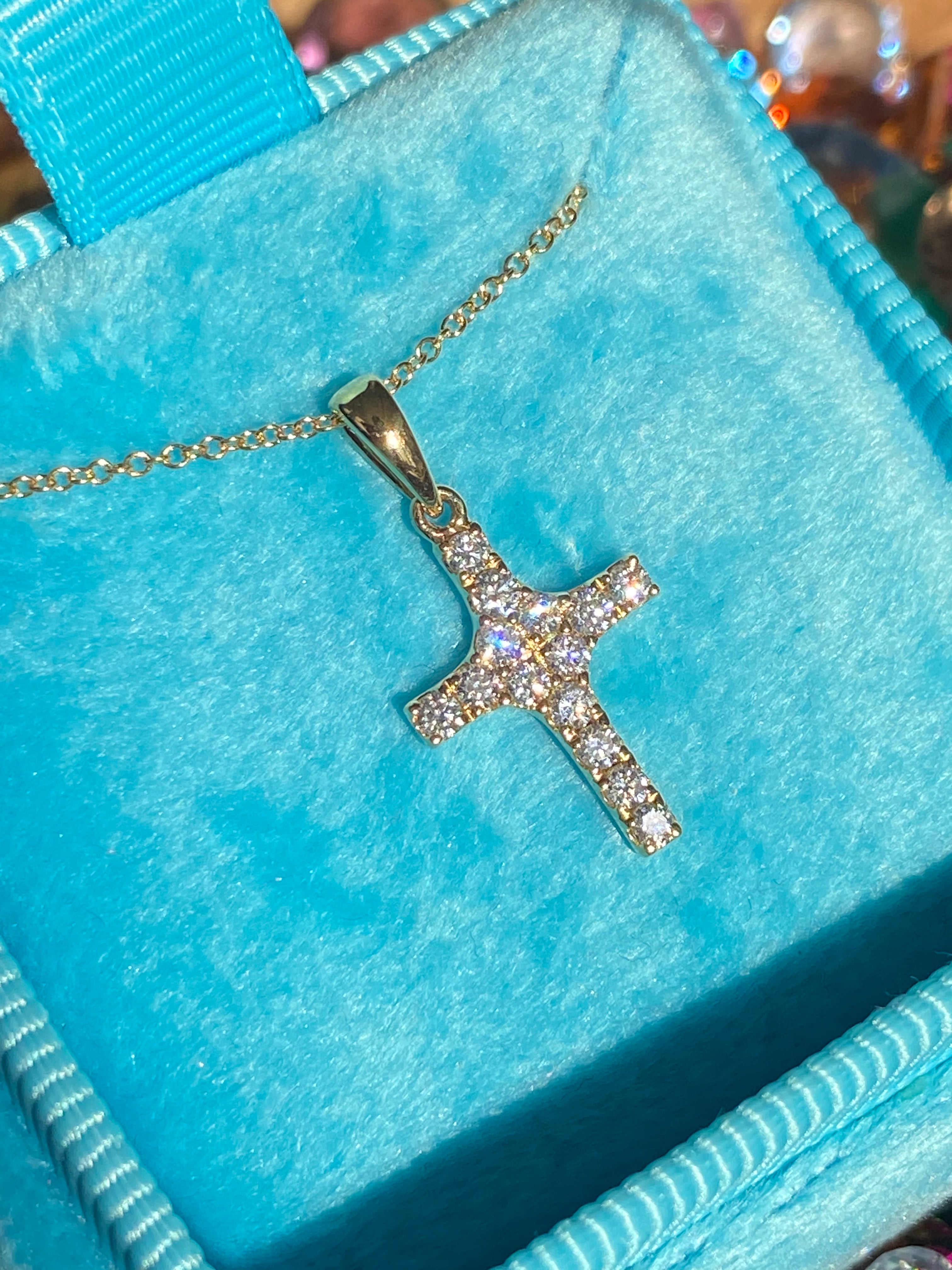 0.26 CTW Natural Diamond Cross in 18ct Yellow Gold