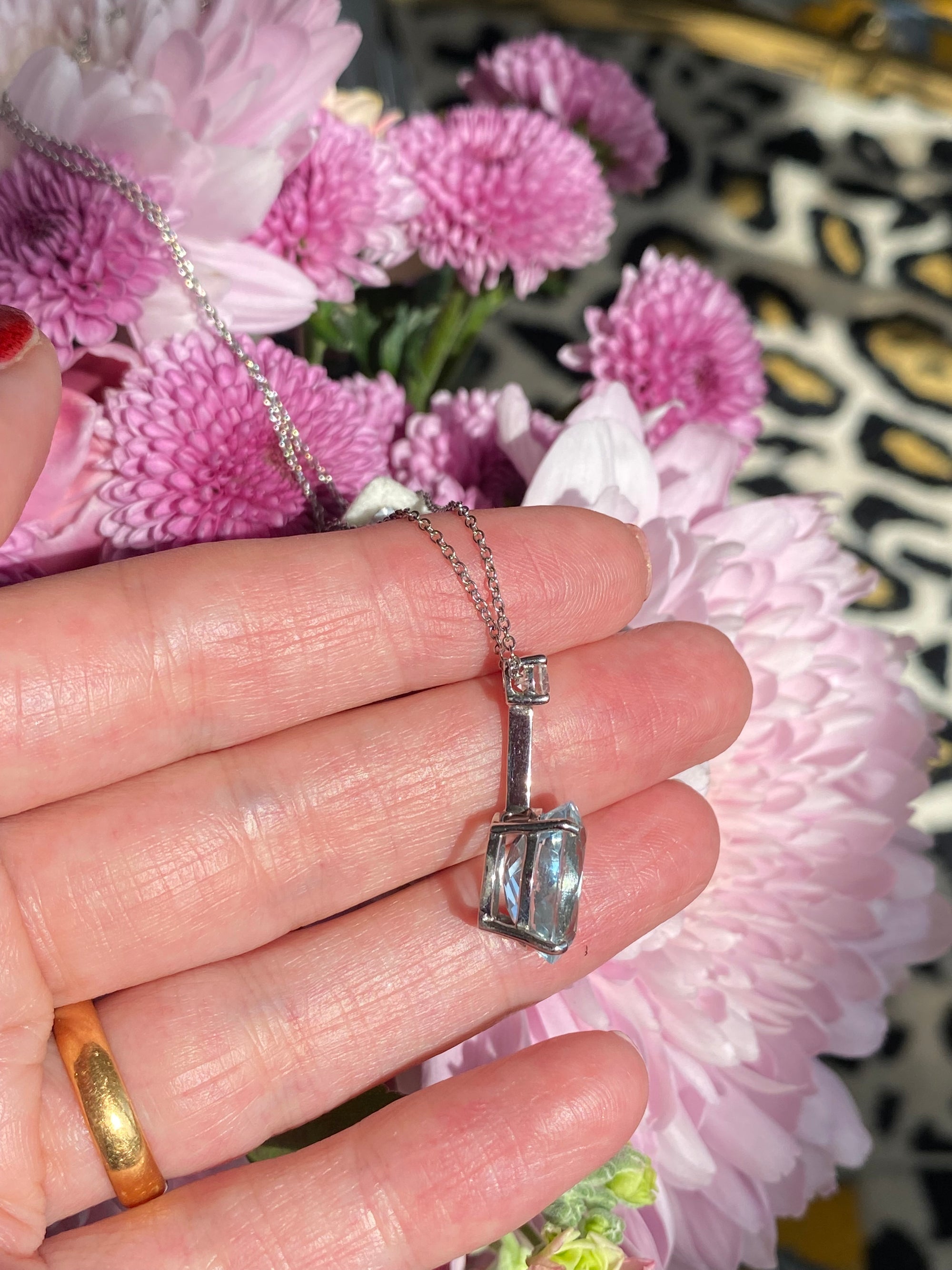 7.12 Carat Aquamarine and 0.42ct Natural Diamond Necklace in Platinum