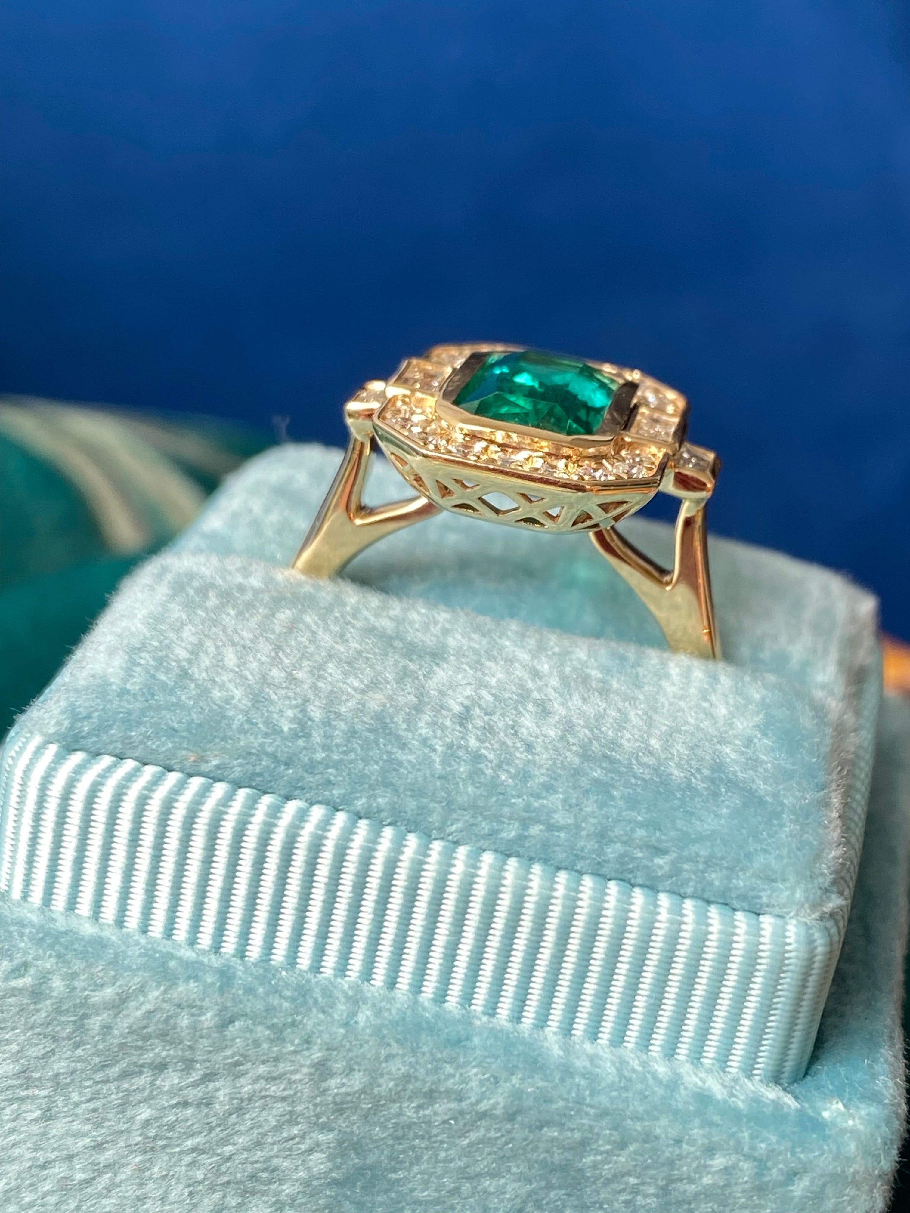 2.05 Carat Emerald and 0.58ctw Natural Diamond Ring in 18ct Yellow Gold