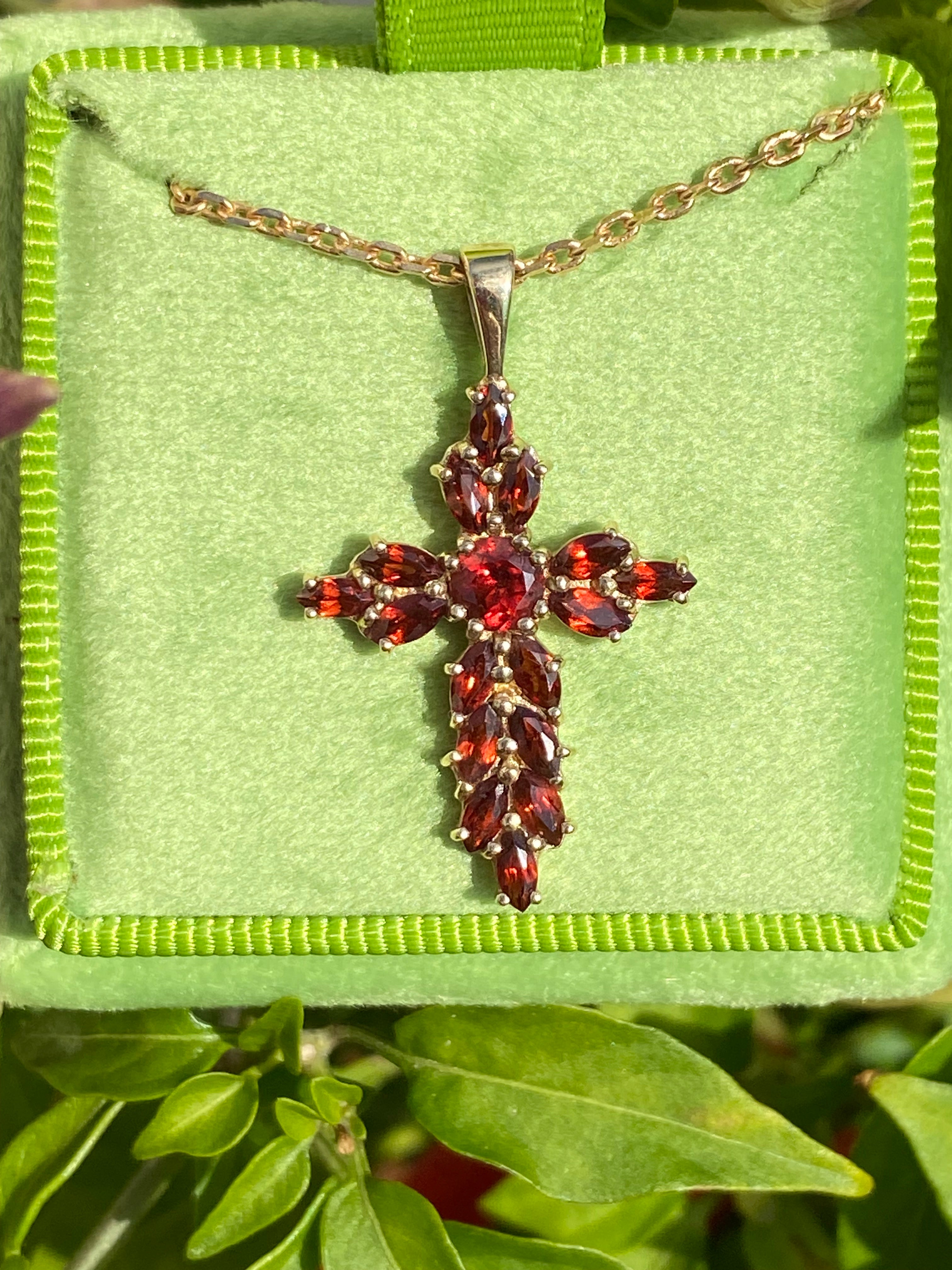 Vintage 3.00 Carat Garnet Cross Pendant Necklace in 9ct Yellow Gold