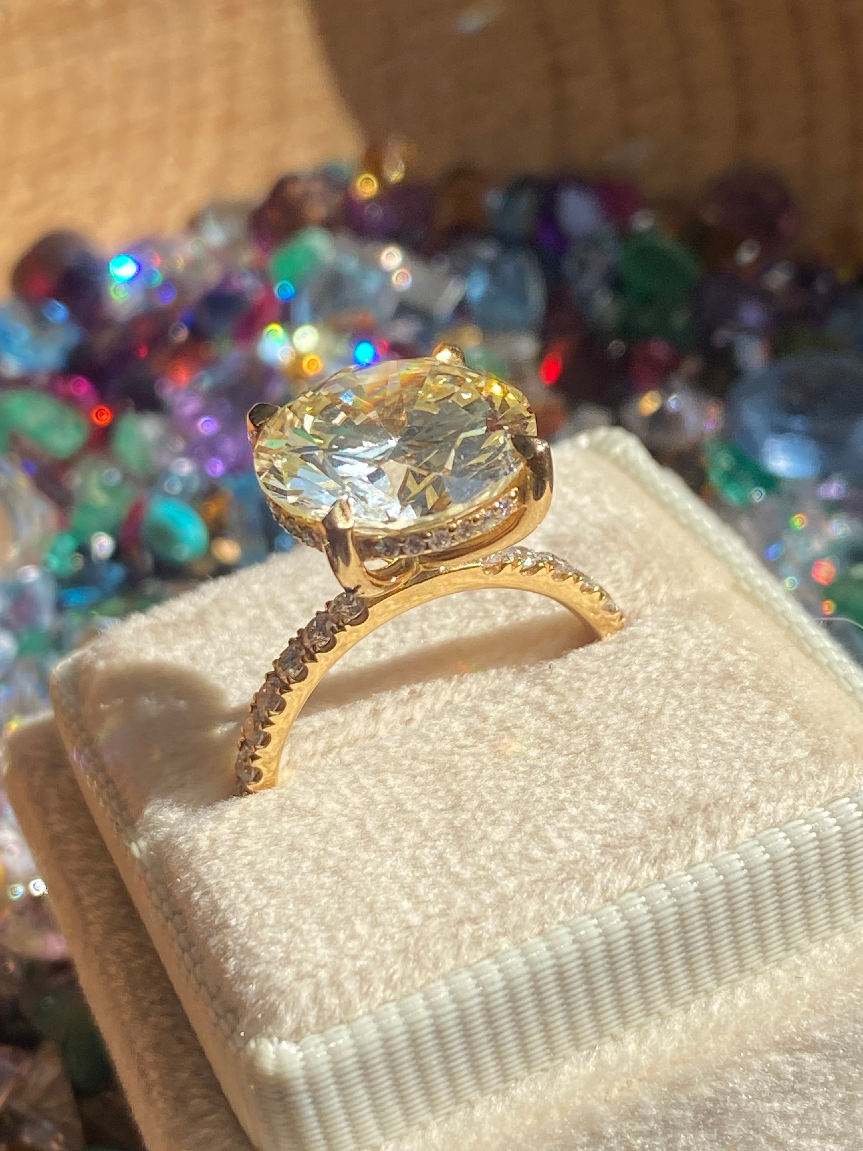 6.05 Carat Natural Fancy Yellow Diamond Solitaire Diamond Engagement Ring in 18ct Yellow Gold