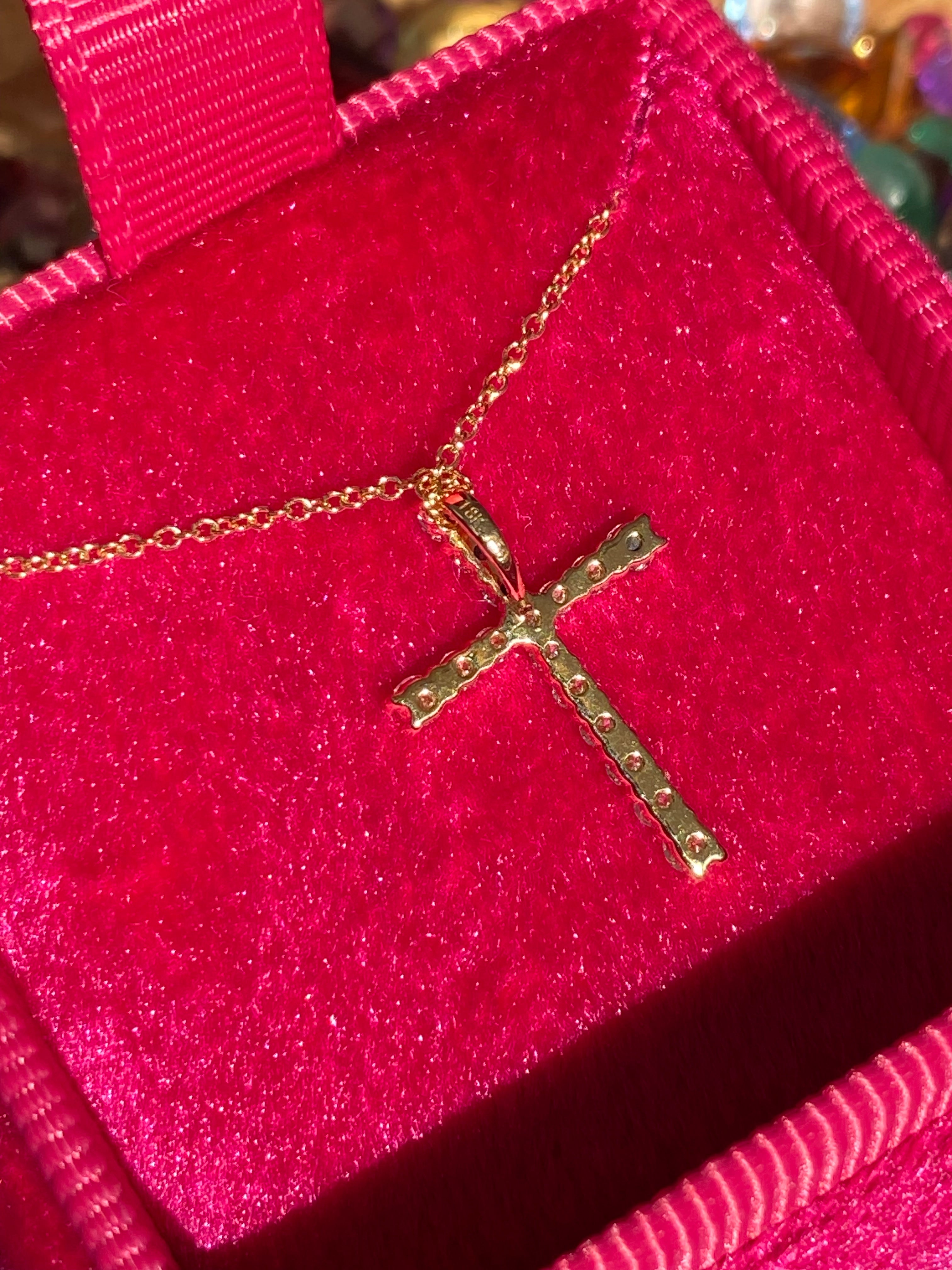 0.29 CTW Natural Diamond Cross in 18ct Yellow Gold