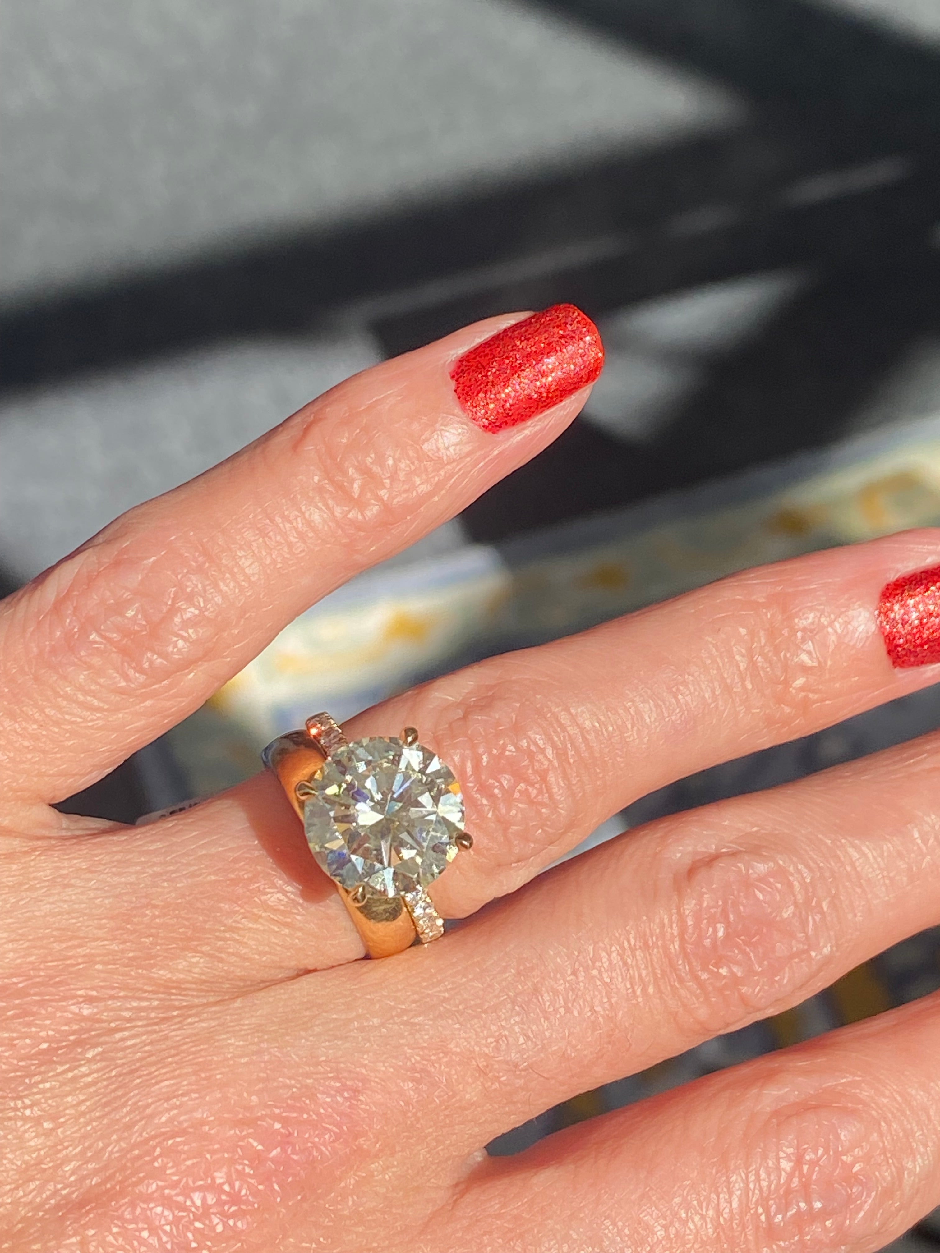 6.05 Carat Natural Fancy Yellow Diamond Solitaire Diamond Engagement Ring in 18ct Yellow Gold