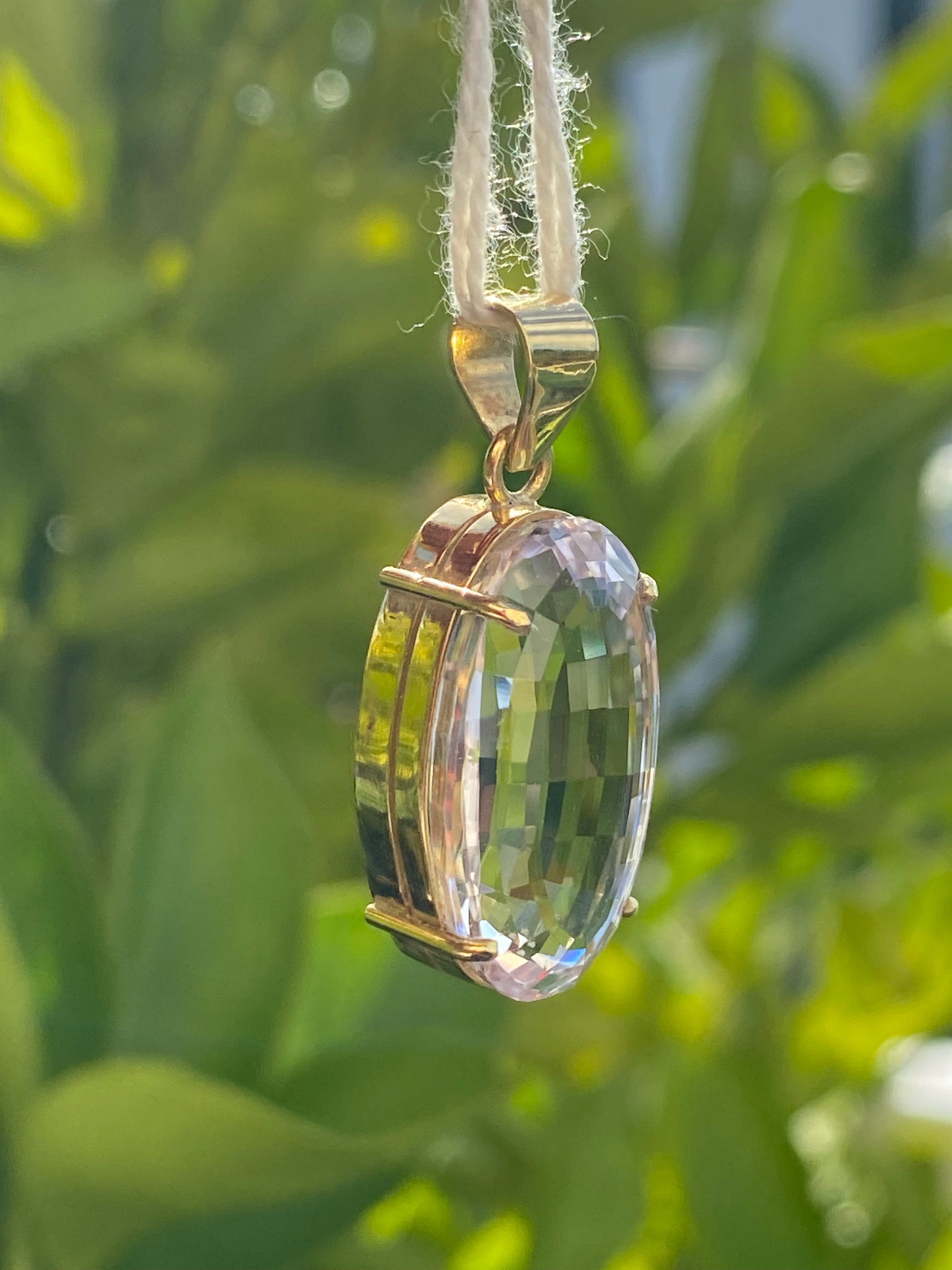 Vintage 15.00 carat Kunzite Pendant in 18ct Yellow Gold