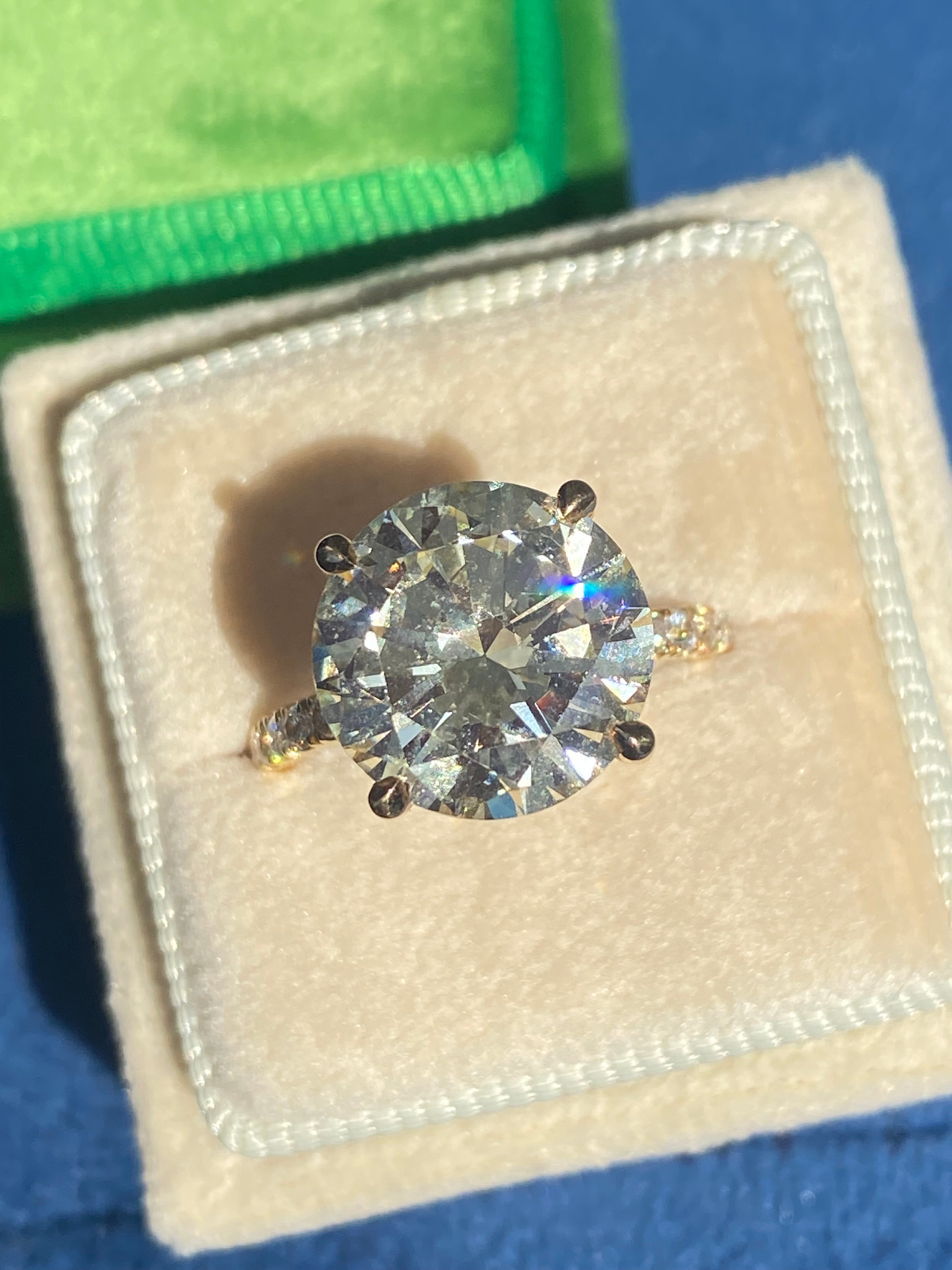 6.05 Carat Natural Fancy Yellow Diamond Solitaire Diamond Engagement Ring in 18ct Yellow Gold