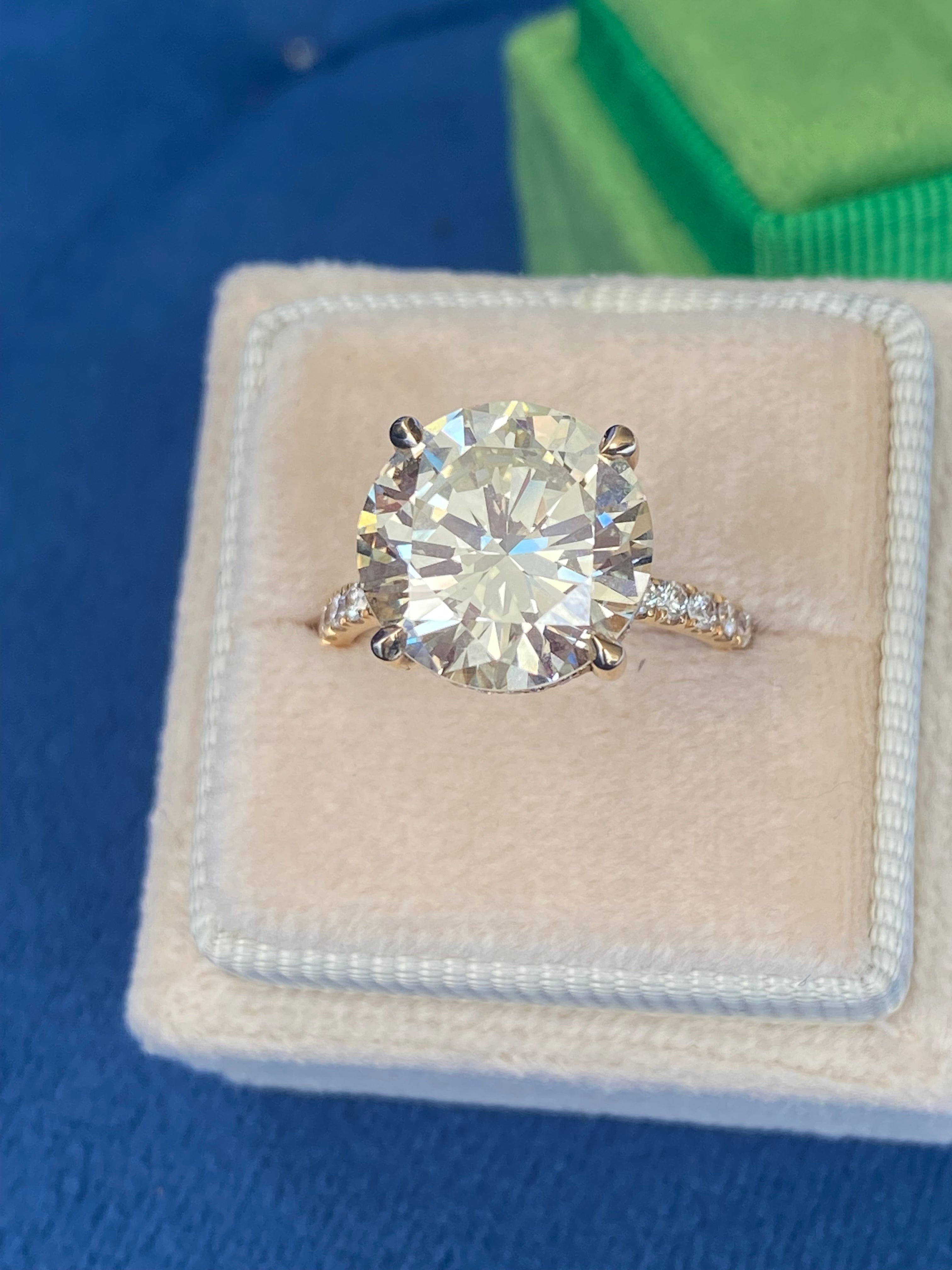 6.05 Carat Natural Fancy Yellow Diamond Solitaire Diamond Engagement Ring in 18ct Yellow Gold