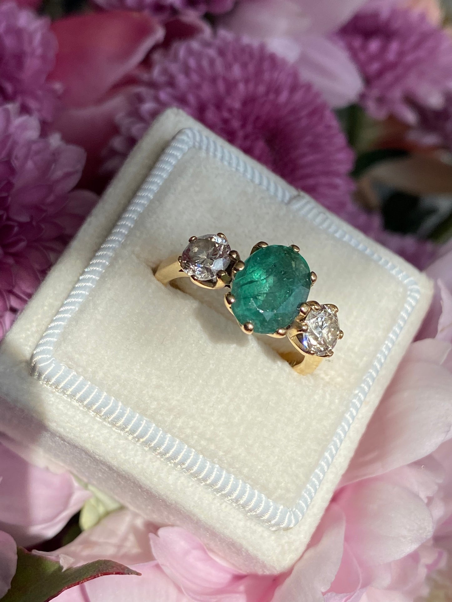 Vintage 2.15 Carat Emerald and Natural Diamond Ring in 18ct Yellow Gold