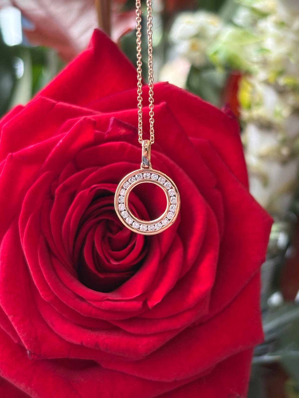 Beautiful Natural Diamond Pendant Necklace in 18ct Rose Gold
