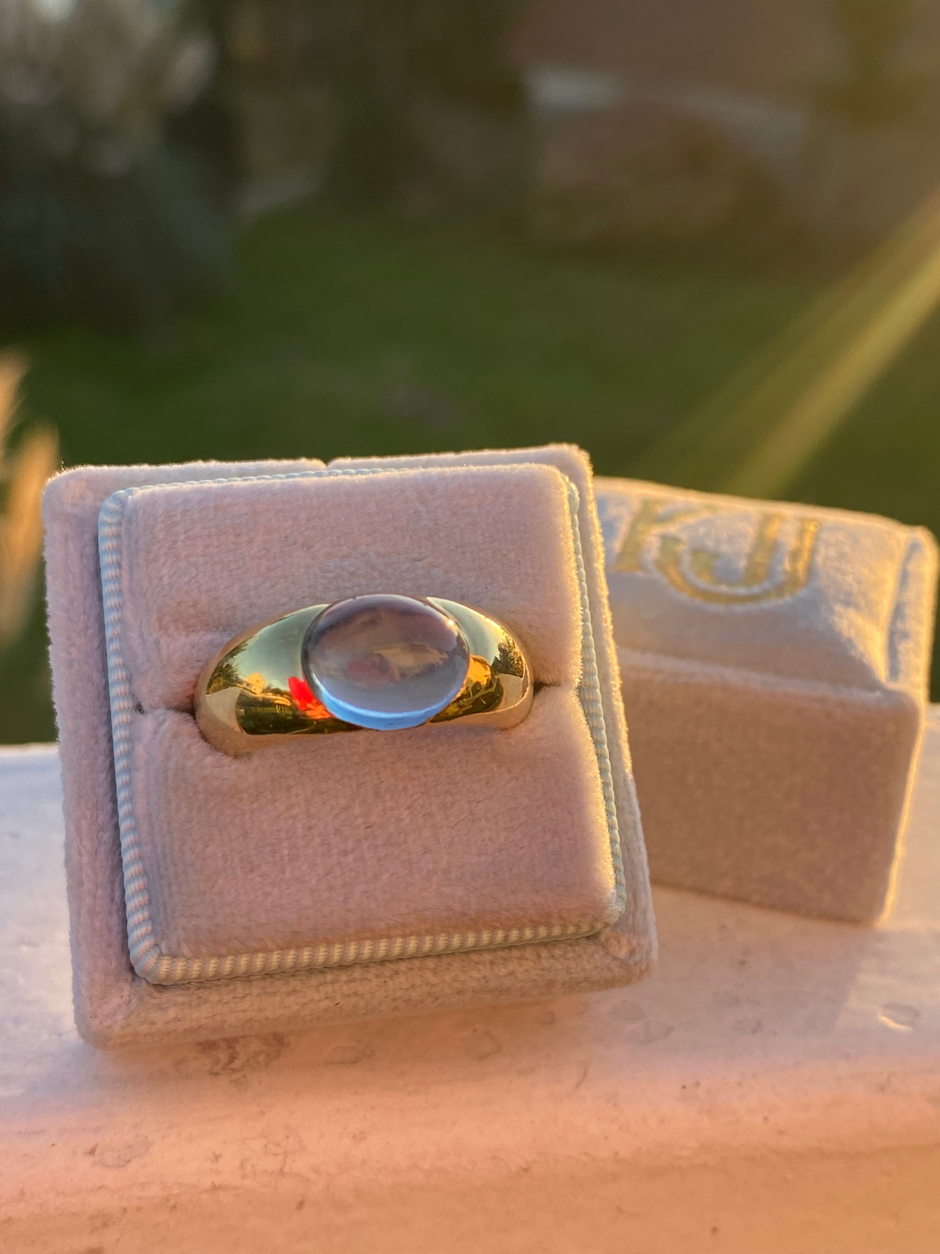 3.00 Carat East West Oval Cabochon Cut Aquamarine Vintage Solitaire Ring in 18ct Yellow Gold