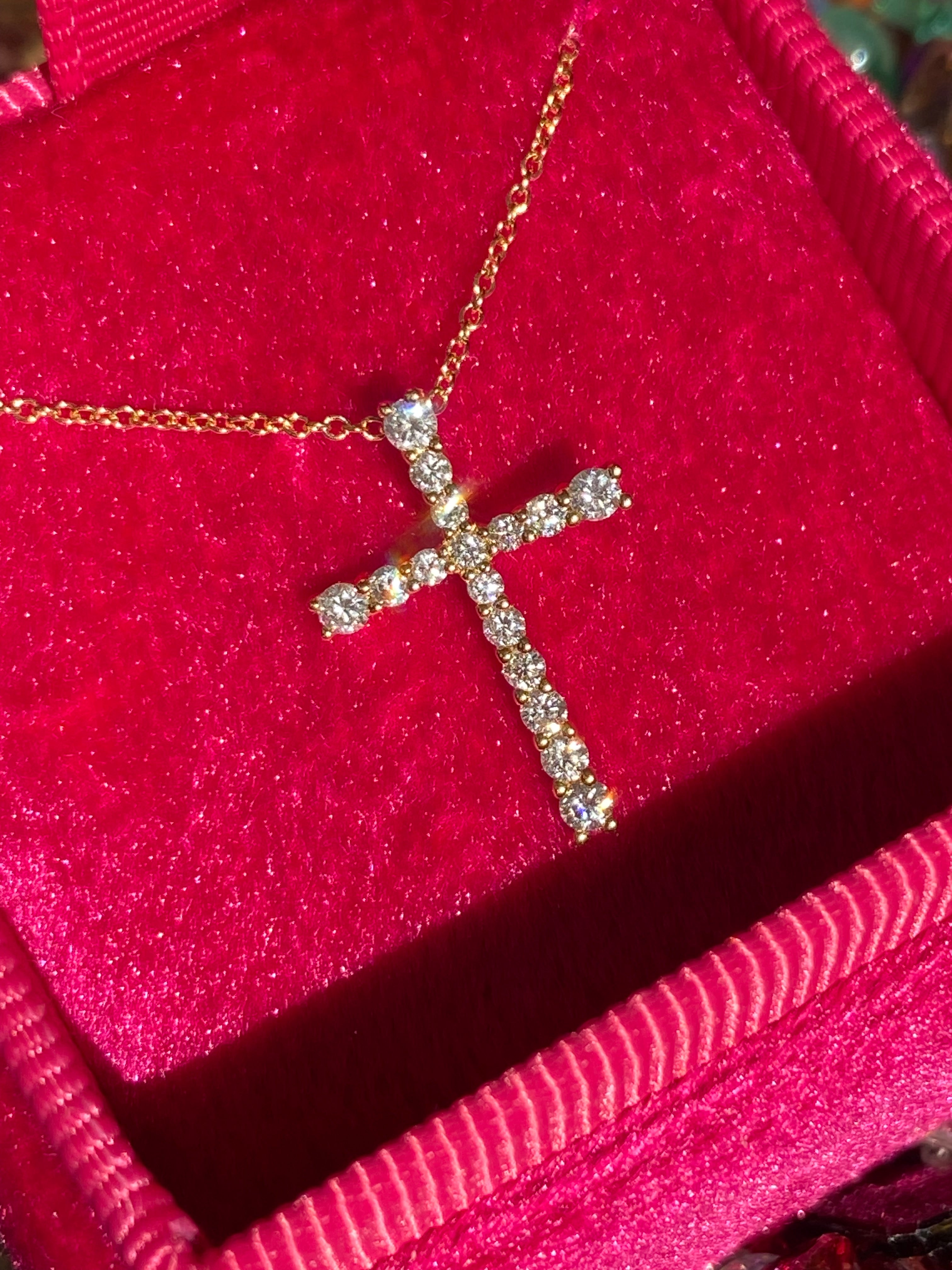 0.29 CTW Natural Diamond Cross in 18ct Yellow Gold