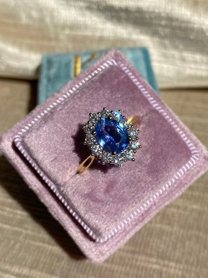 1.35 Carat Cornflower Sapphire and Natural Diamond Ring in Platinum and 18ct Yellow Gold