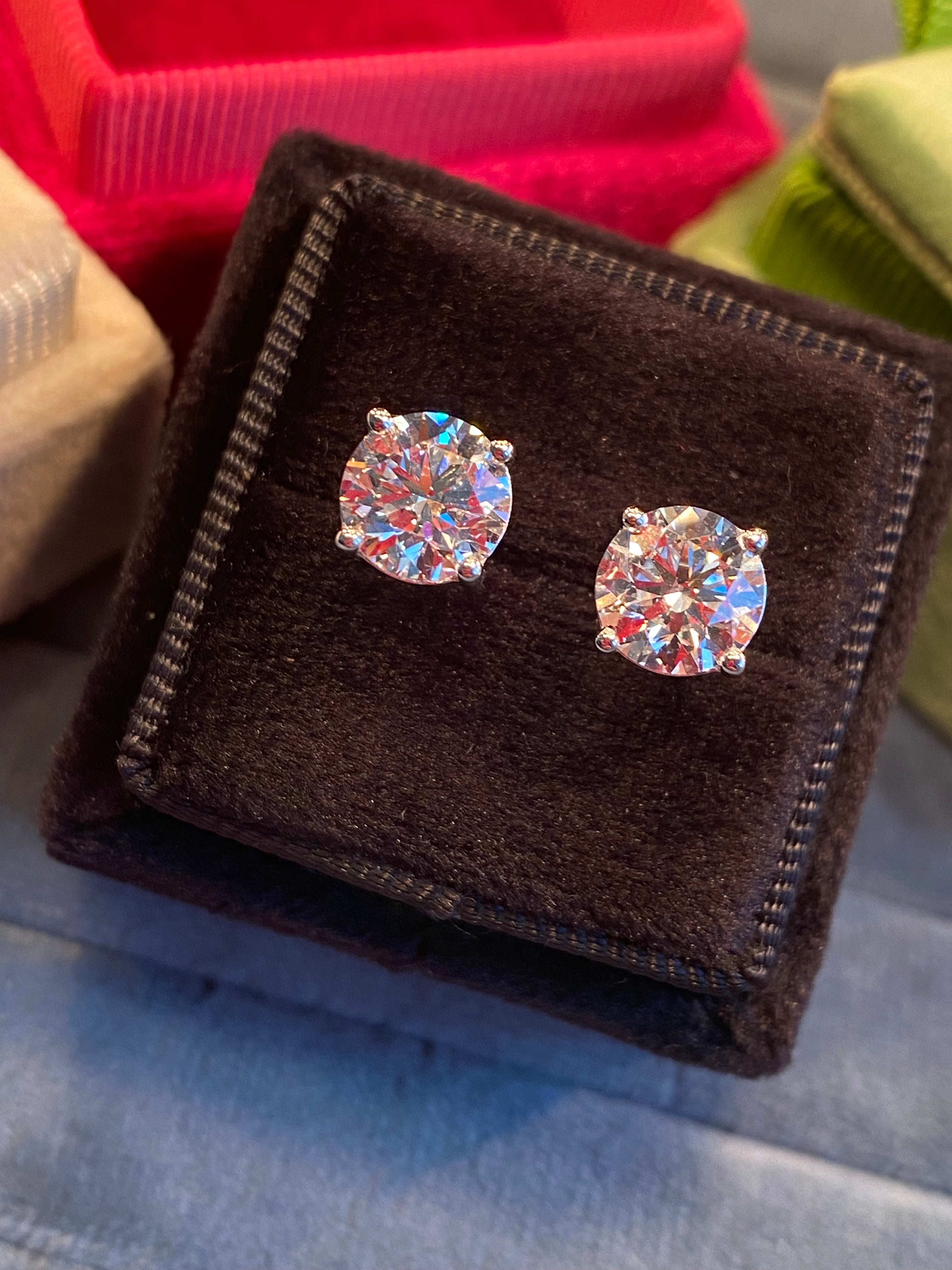 3.00ctw Round Brilliant Lab Grown Diamond Stud Earrings in 9ct White / Yellow Gold, F/G Colour / VS Clarity