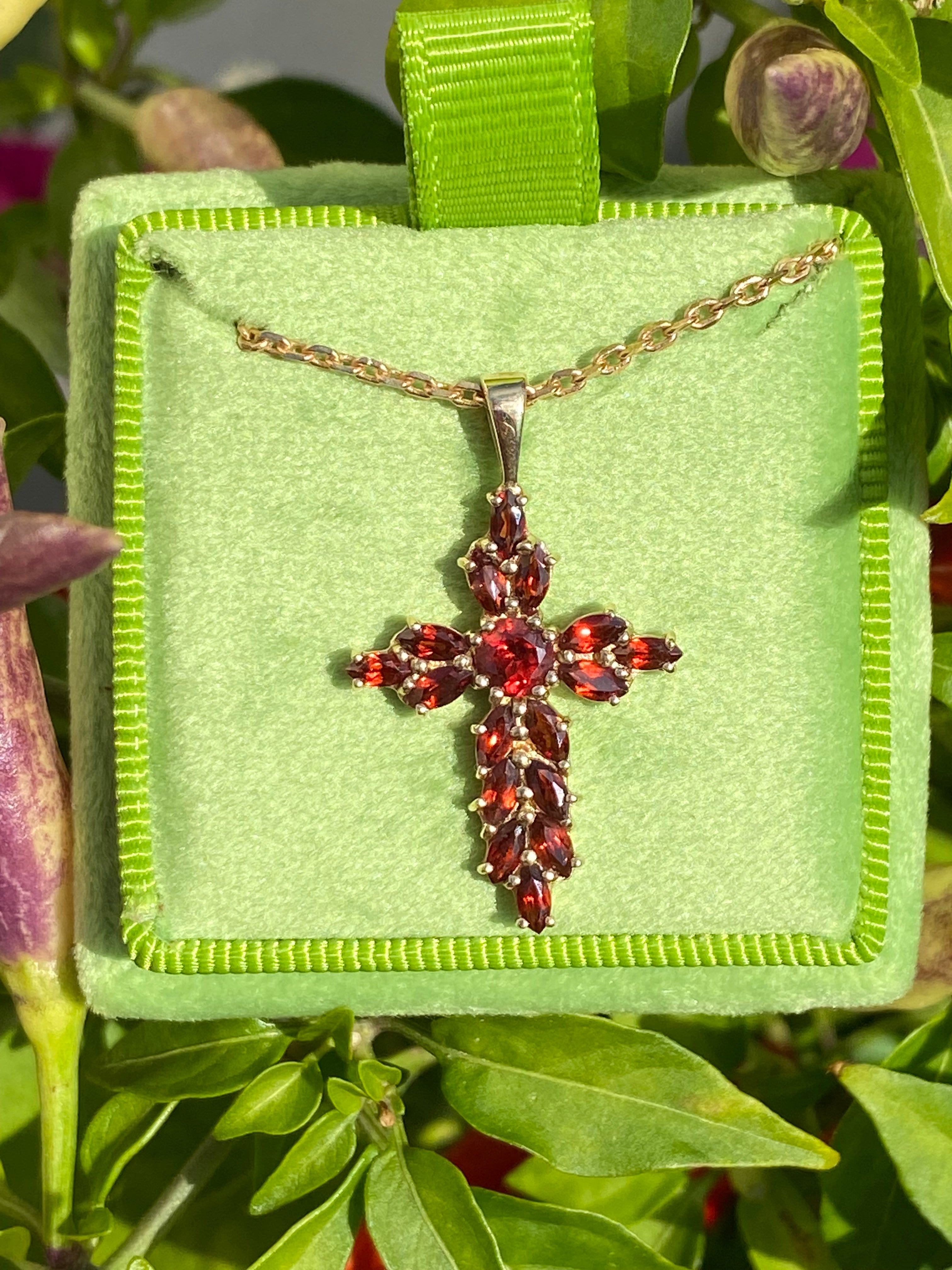 Vintage 3.00 Carat Garnet Cross Pendant Necklace in 9ct Yellow Gold