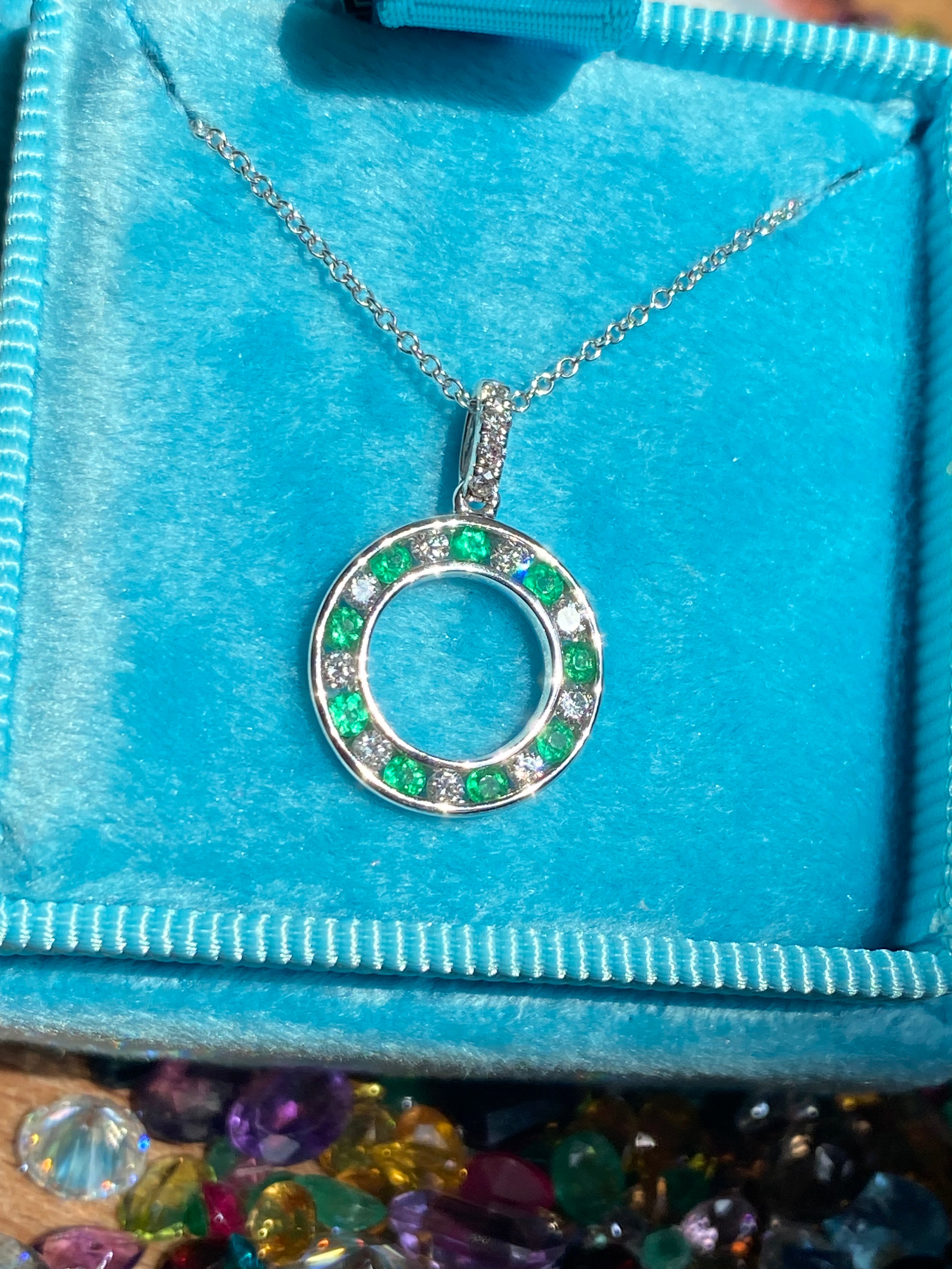 Beautiful Emerald and Natural Diamond Pendant Necklace in 18ct White Gold