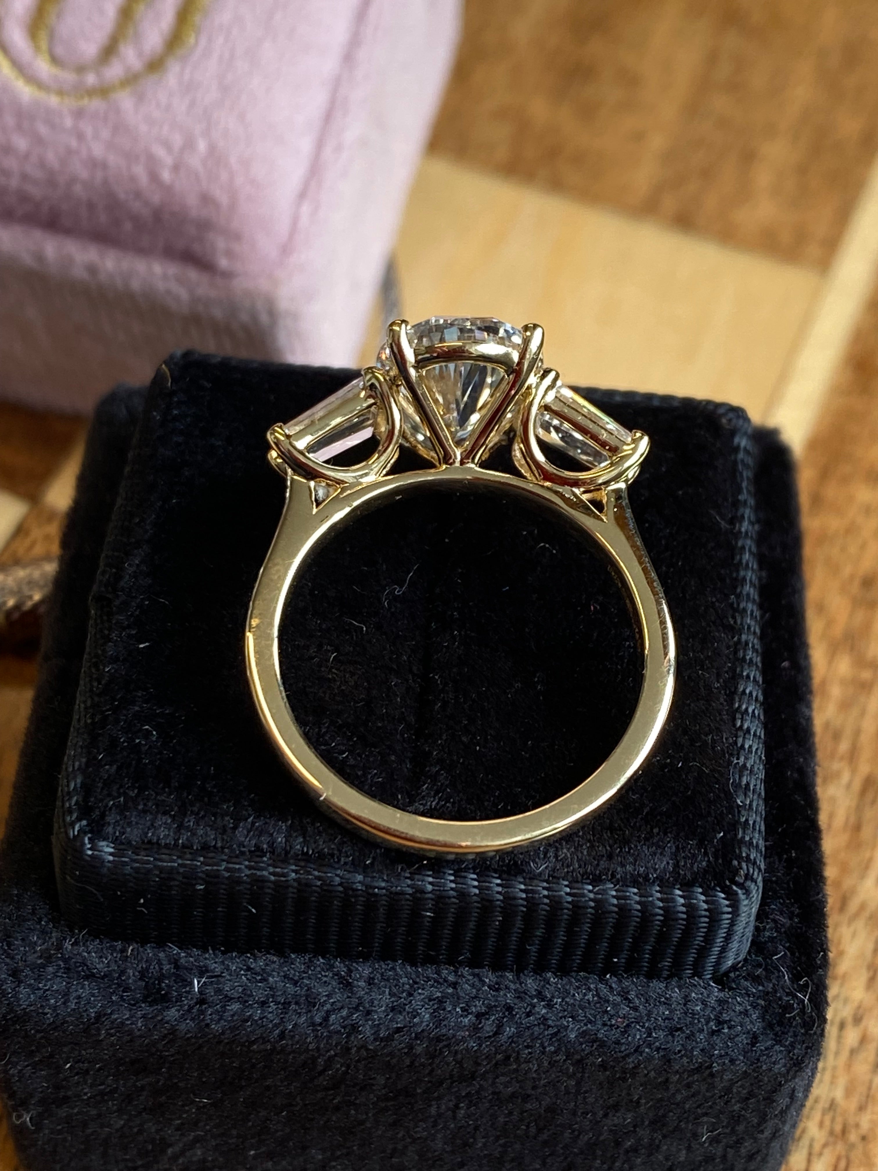 3.95 CTW Pear Cut D Colour VS1 Lab Diamond Engagement Ring in 18ct Yellow Gold