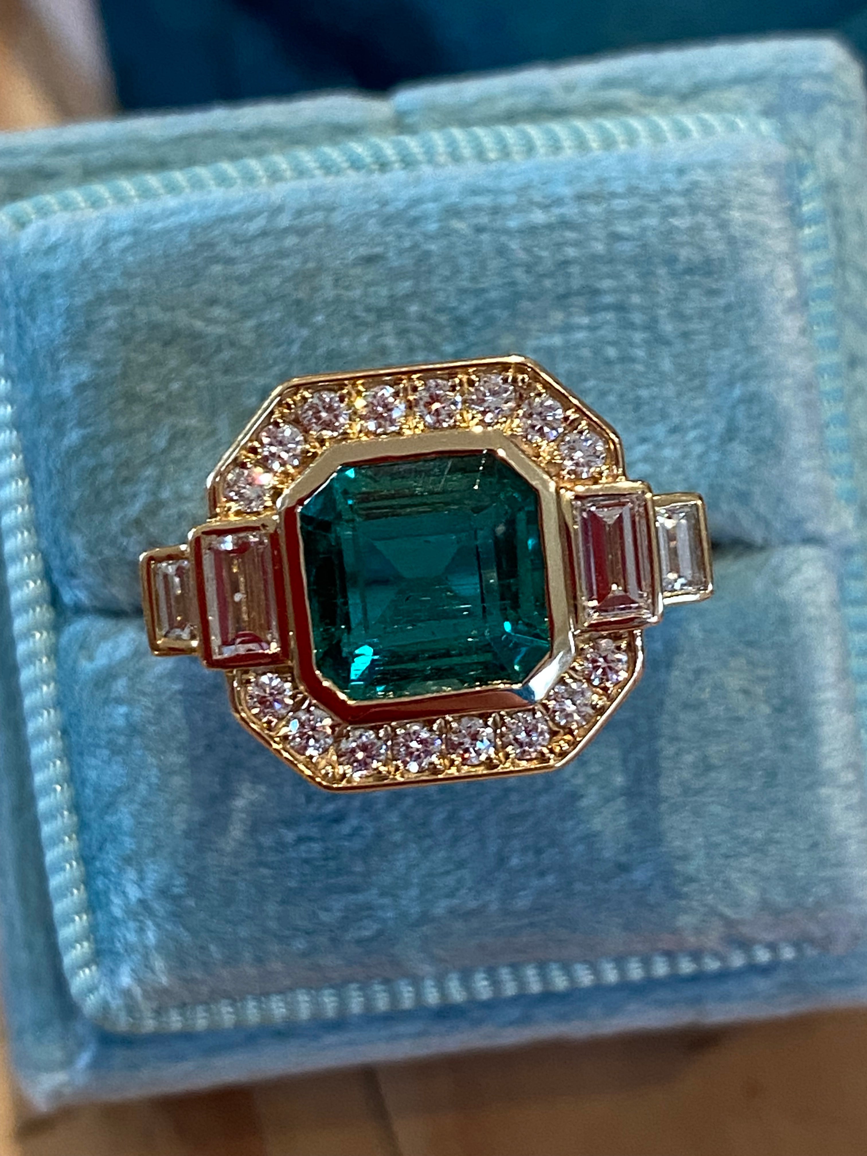 2.78 Carat Emerald and 0.71ctw Natural Diamond Ring in 18ct Yellow Gold