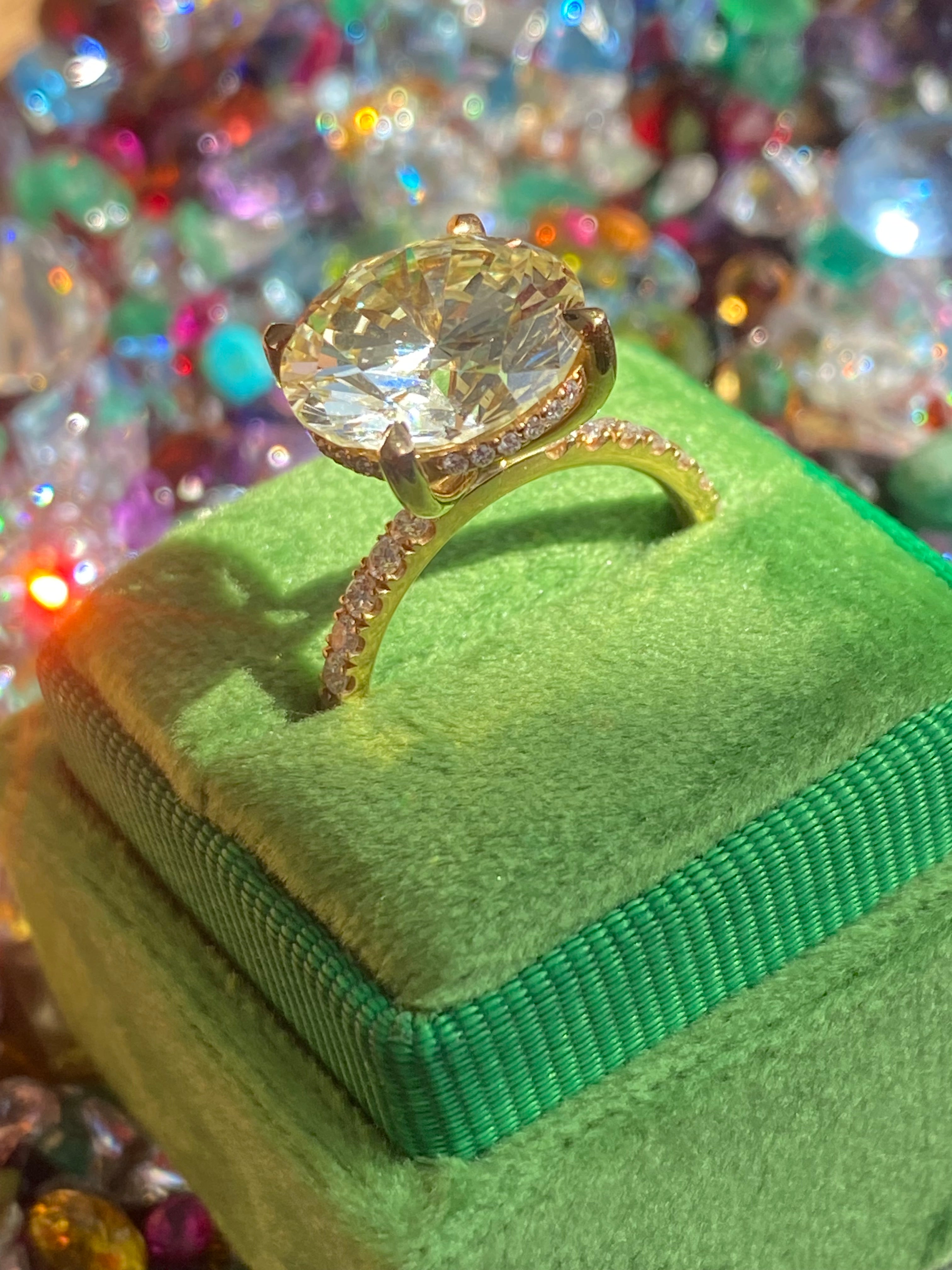 6.05 Carat Natural Fancy Yellow Diamond Solitaire Diamond Engagement Ring in 18ct Yellow Gold