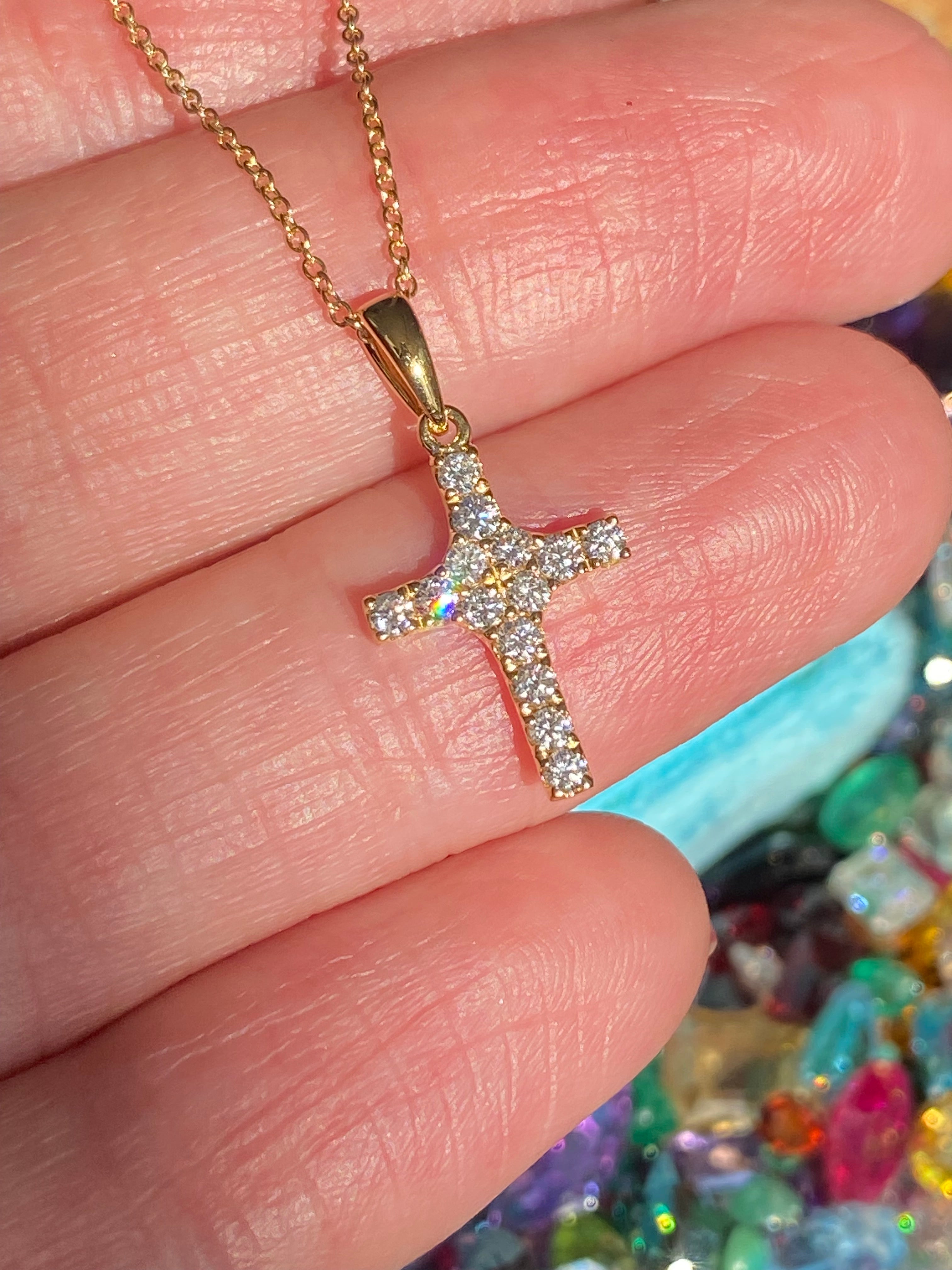 0.26 CTW Natural Diamond Cross in 18ct Yellow Gold