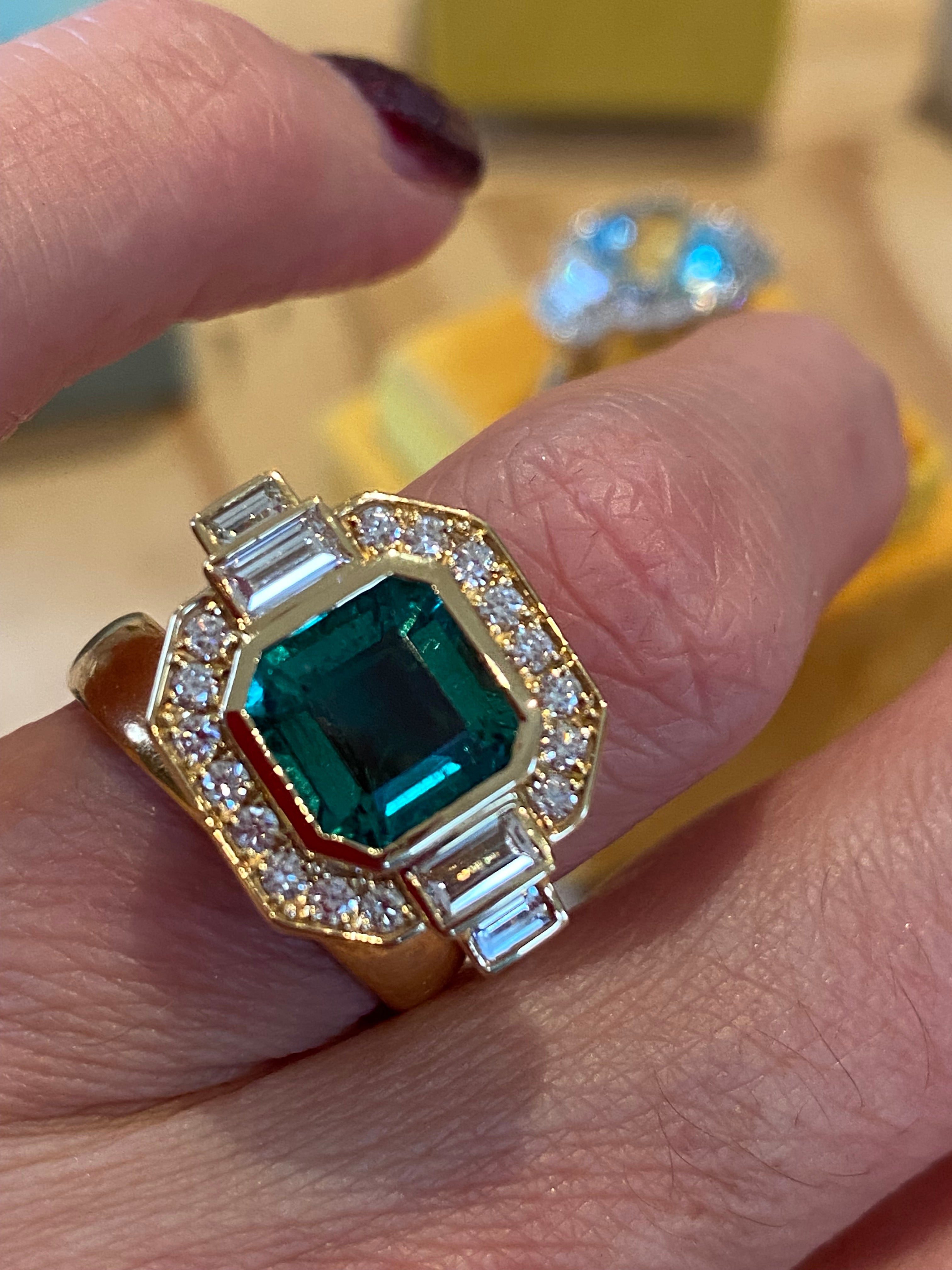 2.78 Carat Emerald and 0.71ctw Natural Diamond Ring in 18ct Yellow Gold