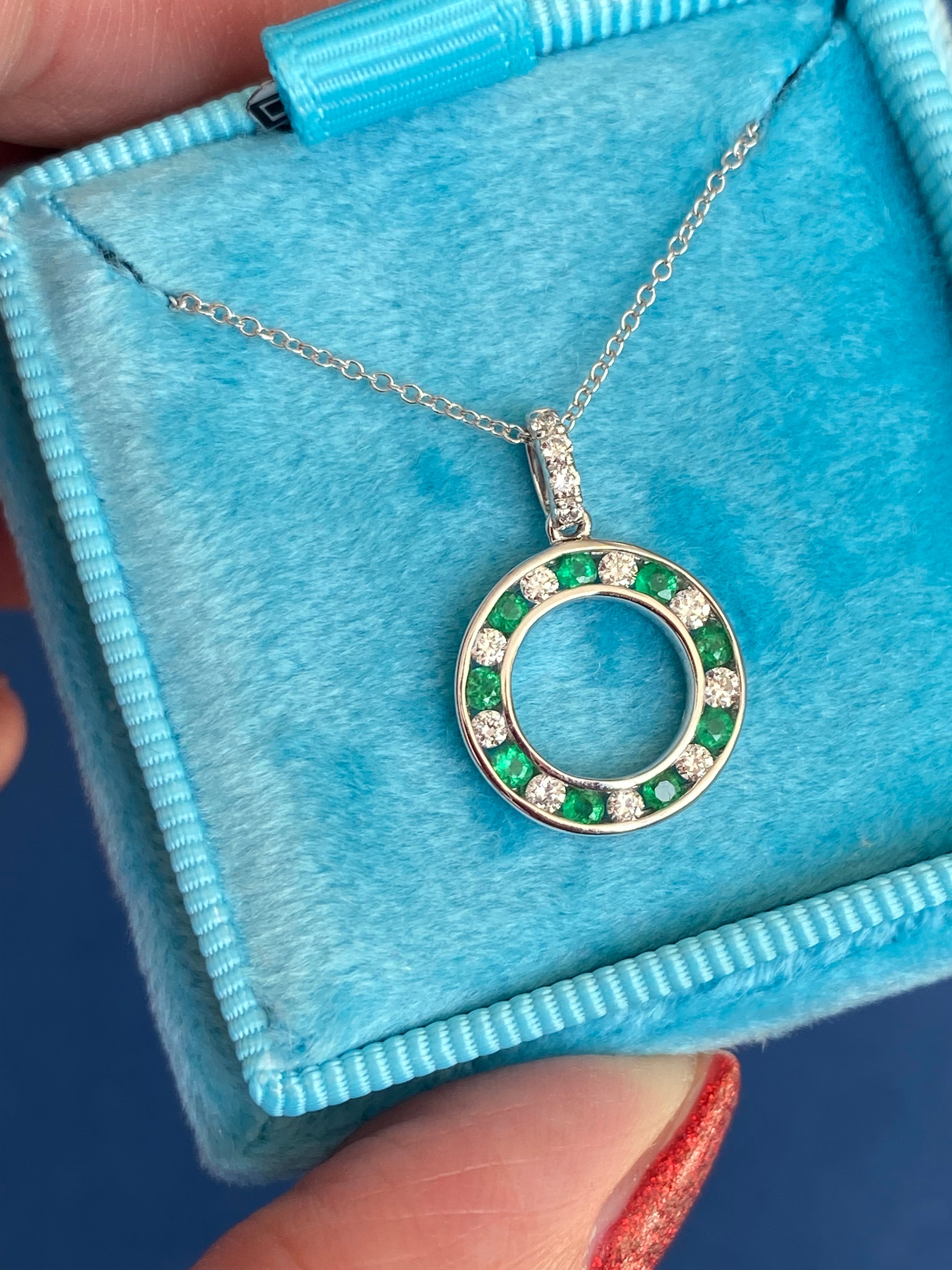 Beautiful Emerald and Natural Diamond Pendant Necklace in 18ct White Gold