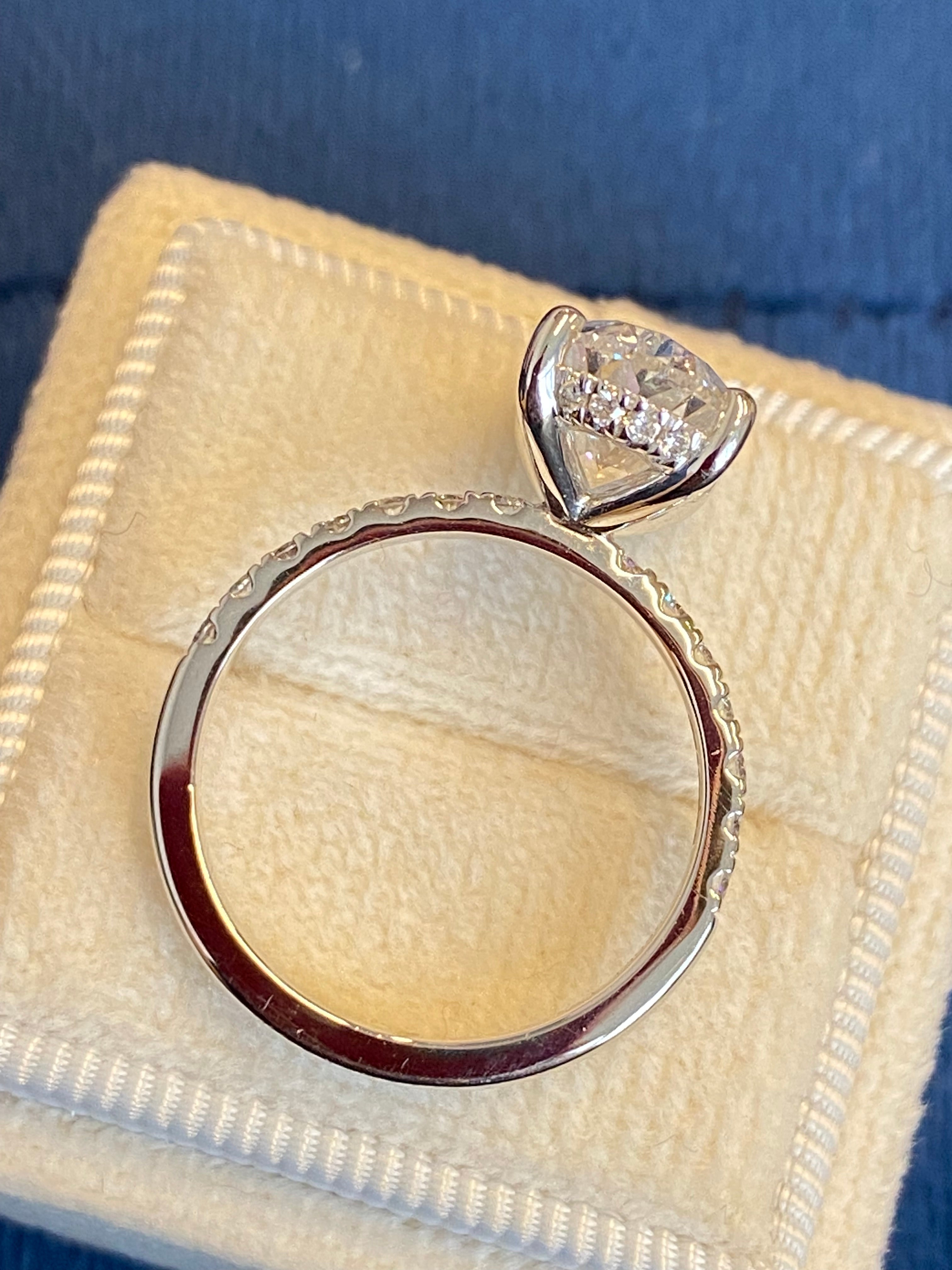 3.87 CTW Oval Cut D Colour VS2 Lab Diamond Solitaire Ring in Platinum