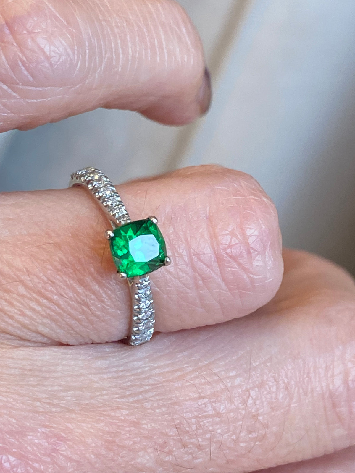 0.80 CTW Tsavorite Garnet and Natural Diamond Engagment Ring in Platinum