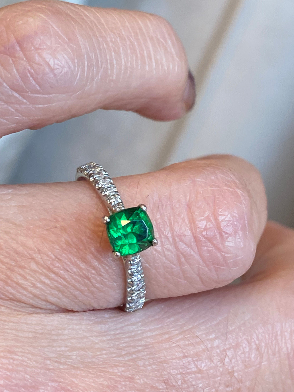 0.80 CTW Tsavorite Garnet and Natural Diamond Engagment Ring in Platinum