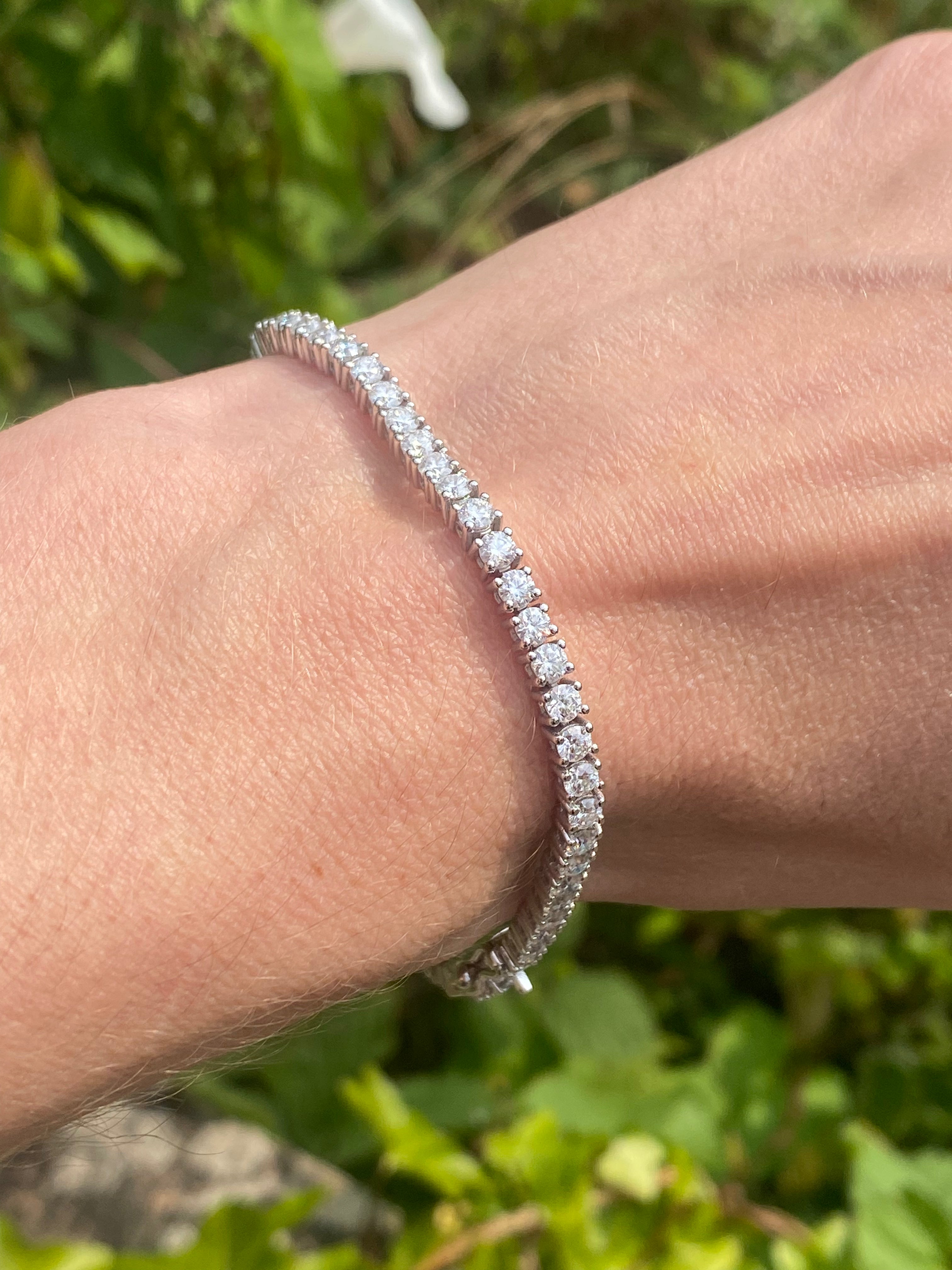 5.50 CTW Moissanite Tennis Bracelet in Sterling Silver