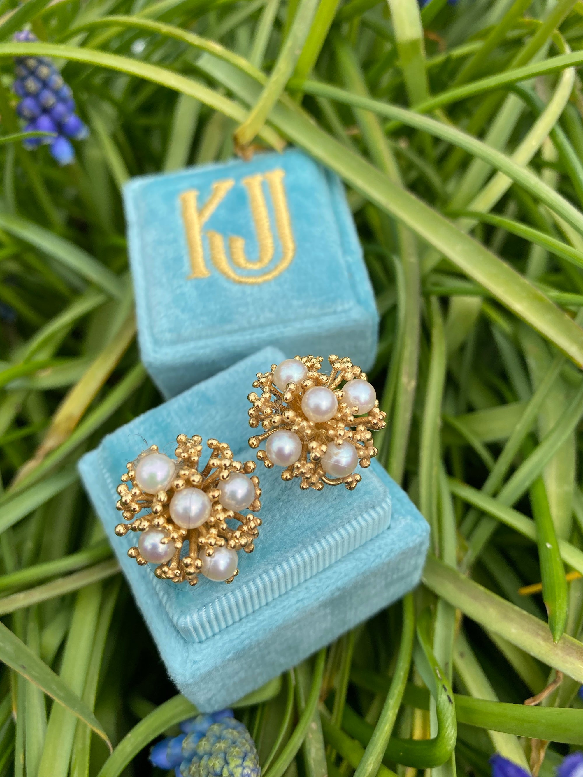 Pearl Earrings in 18ct Yellow Gold
