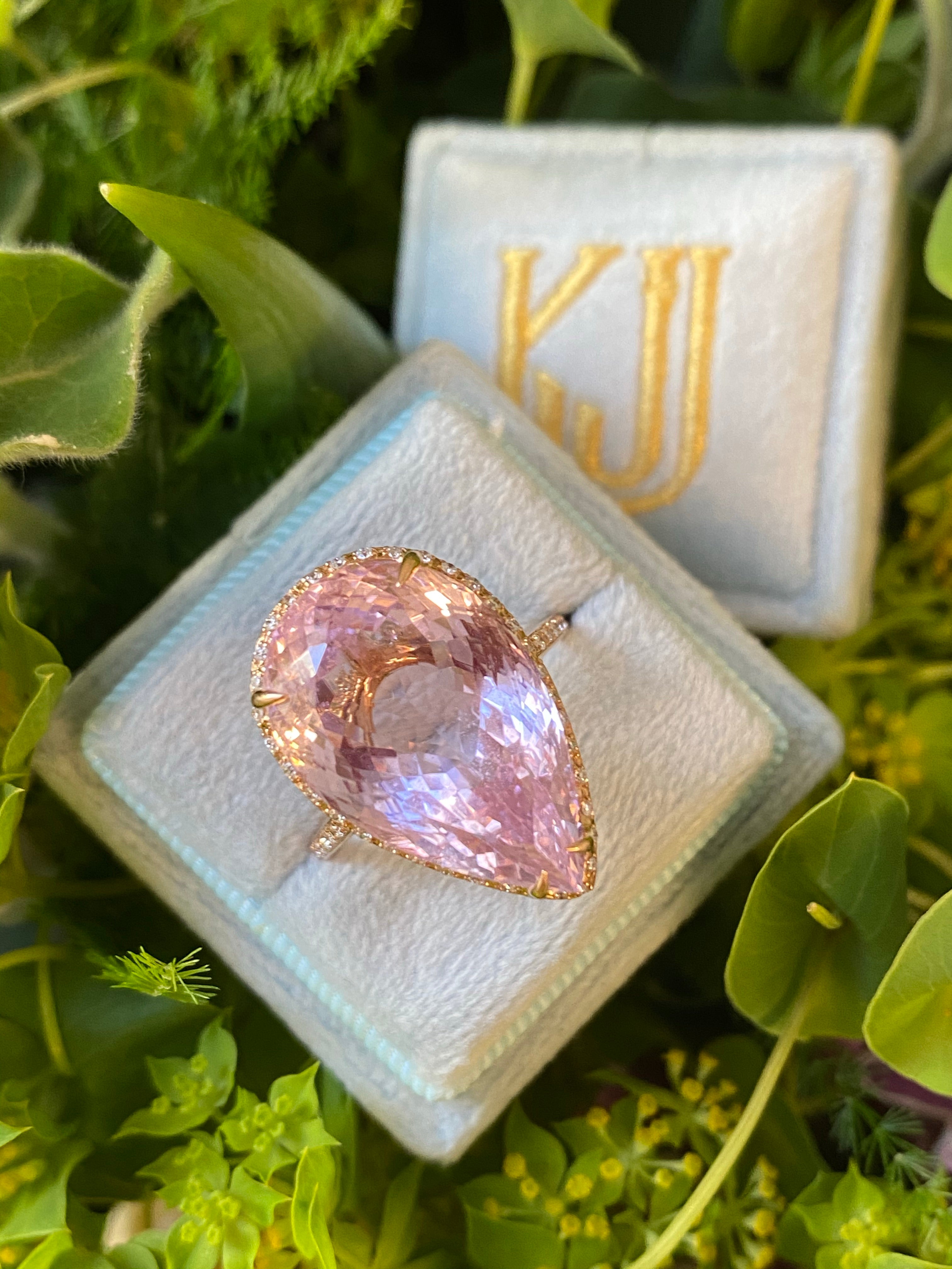 12.92 Carat Pear Cut Kunzite Cocktail Ring in Yellow Gold 