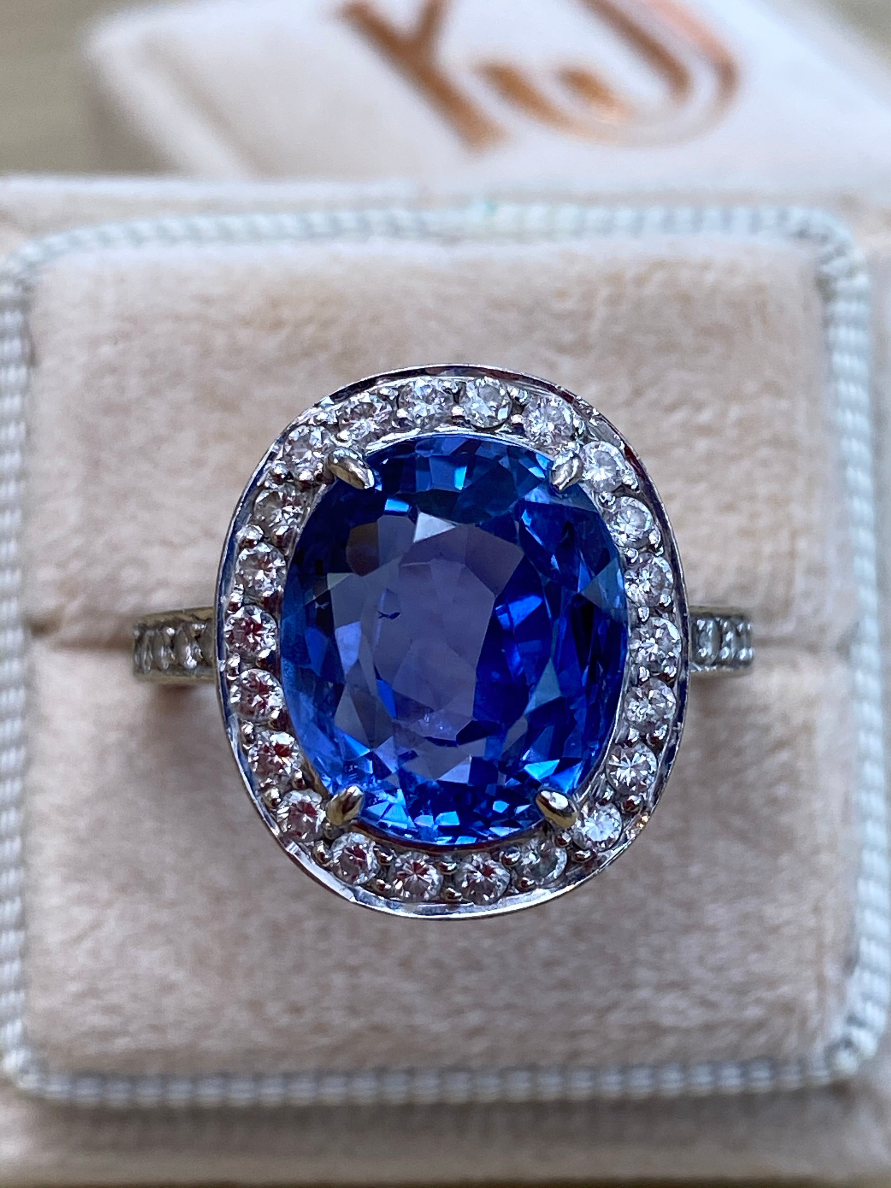 9.50 Oval-cut Carat Blue Ceylon Sapphire and DIamond Halo Ring 