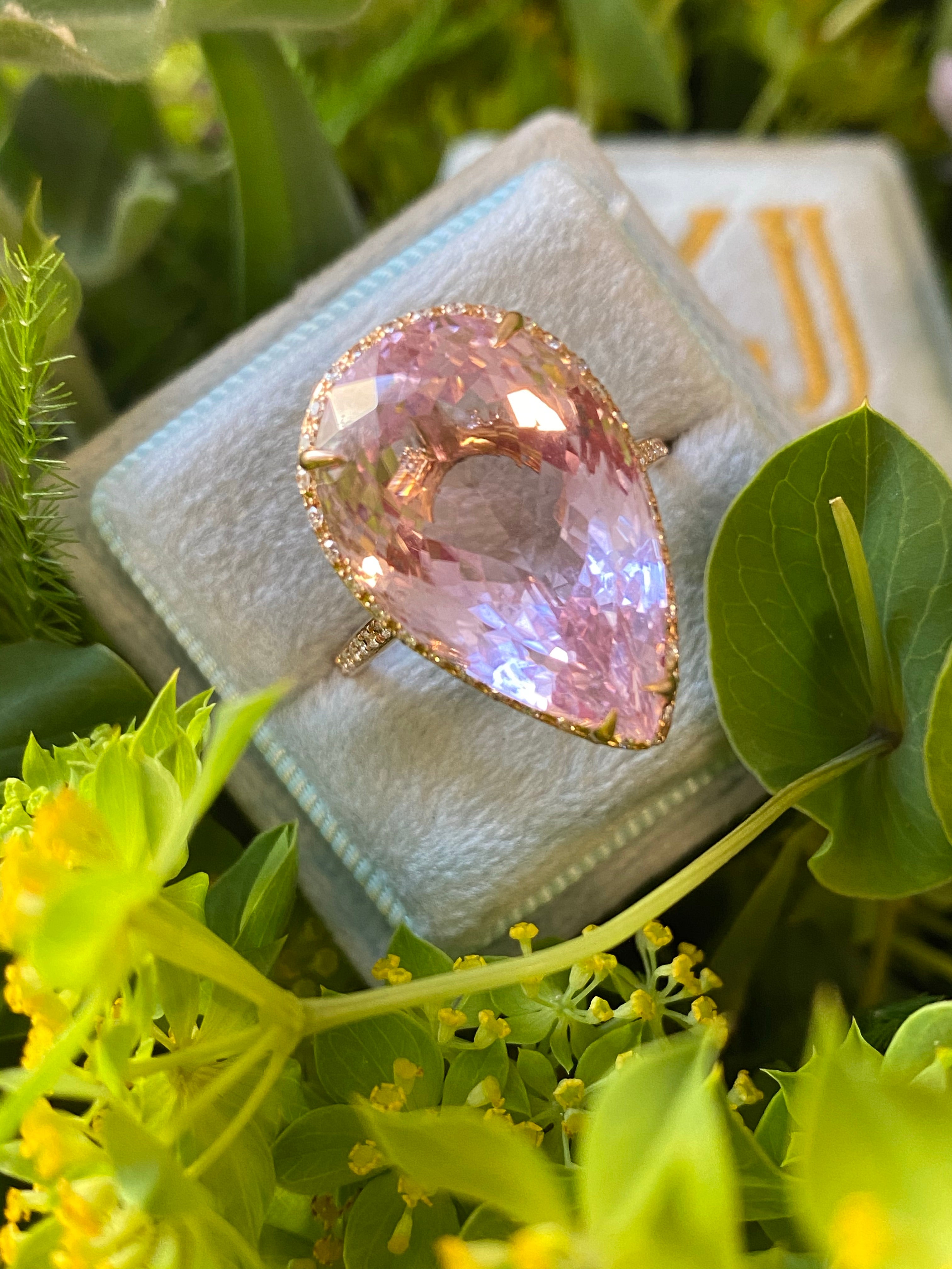 12.92 Carat Pear Cut Kunzite Cocktail Ring in Yellow Gold 