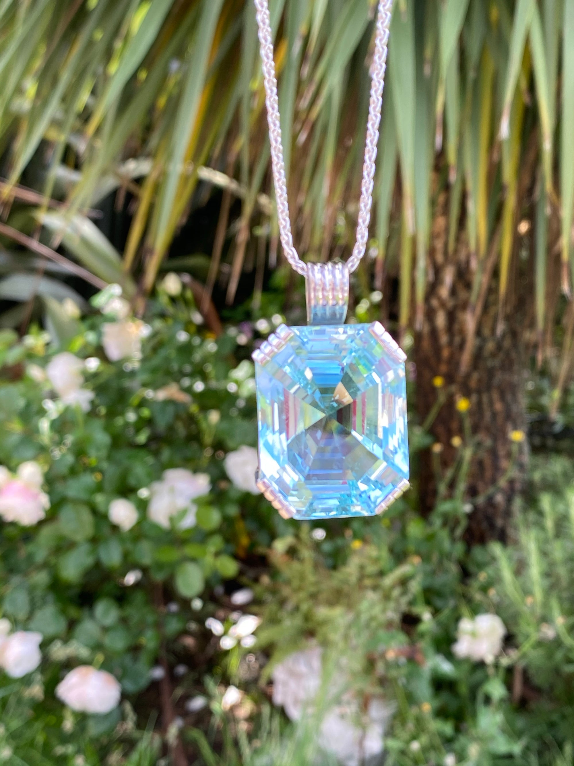 146.00 Carat Aquamarine Necklace in 18K White Gold