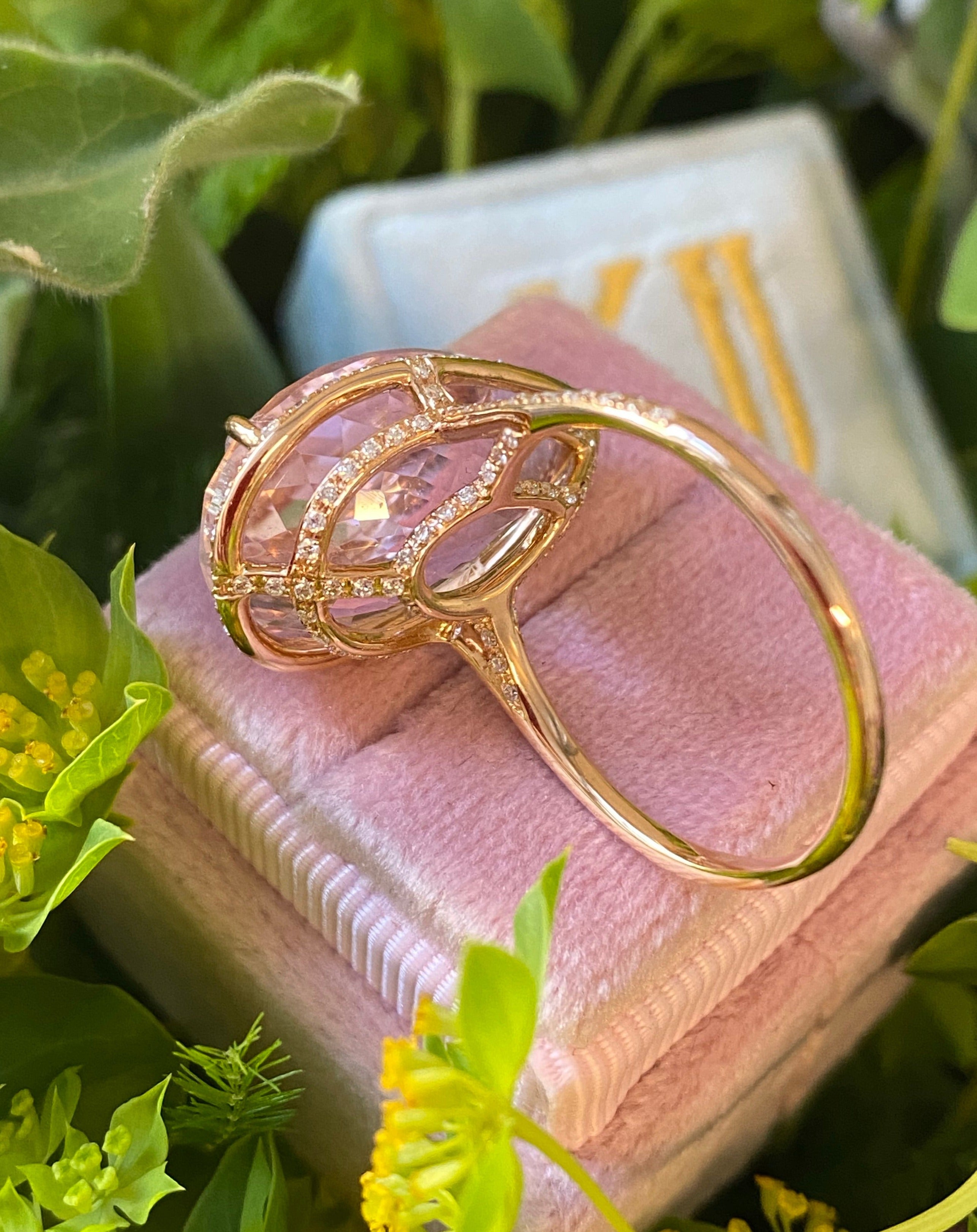 12.92 Carat Pear Cut Kunzite Cocktail Ring in Yellow Gold 