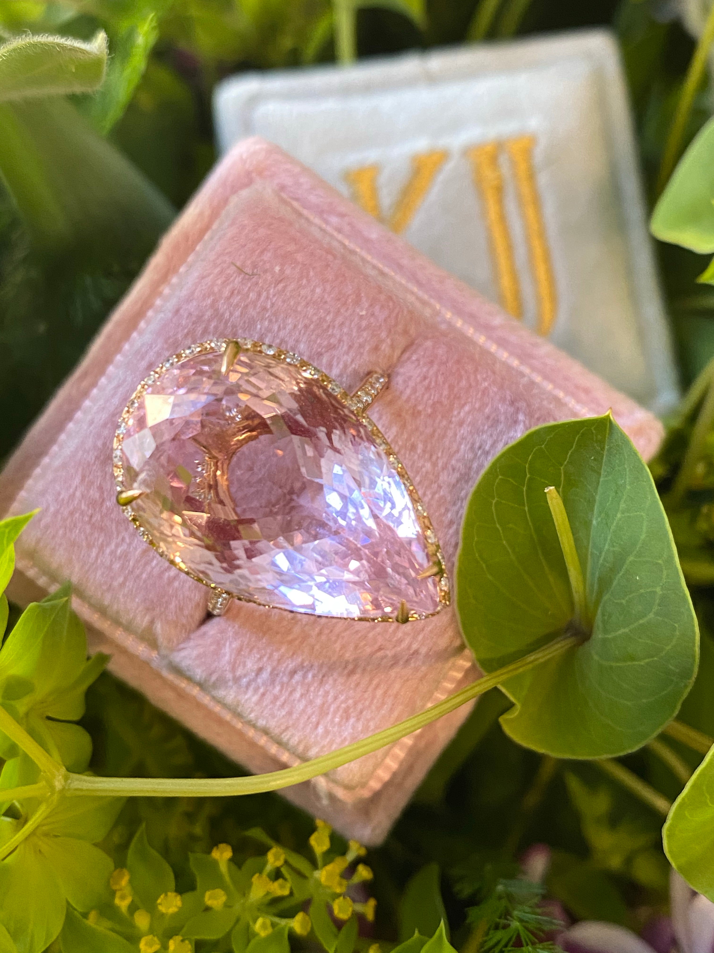 12.92 Carat Pear Cut Kunzite Cocktail Ring in Yellow Gold 