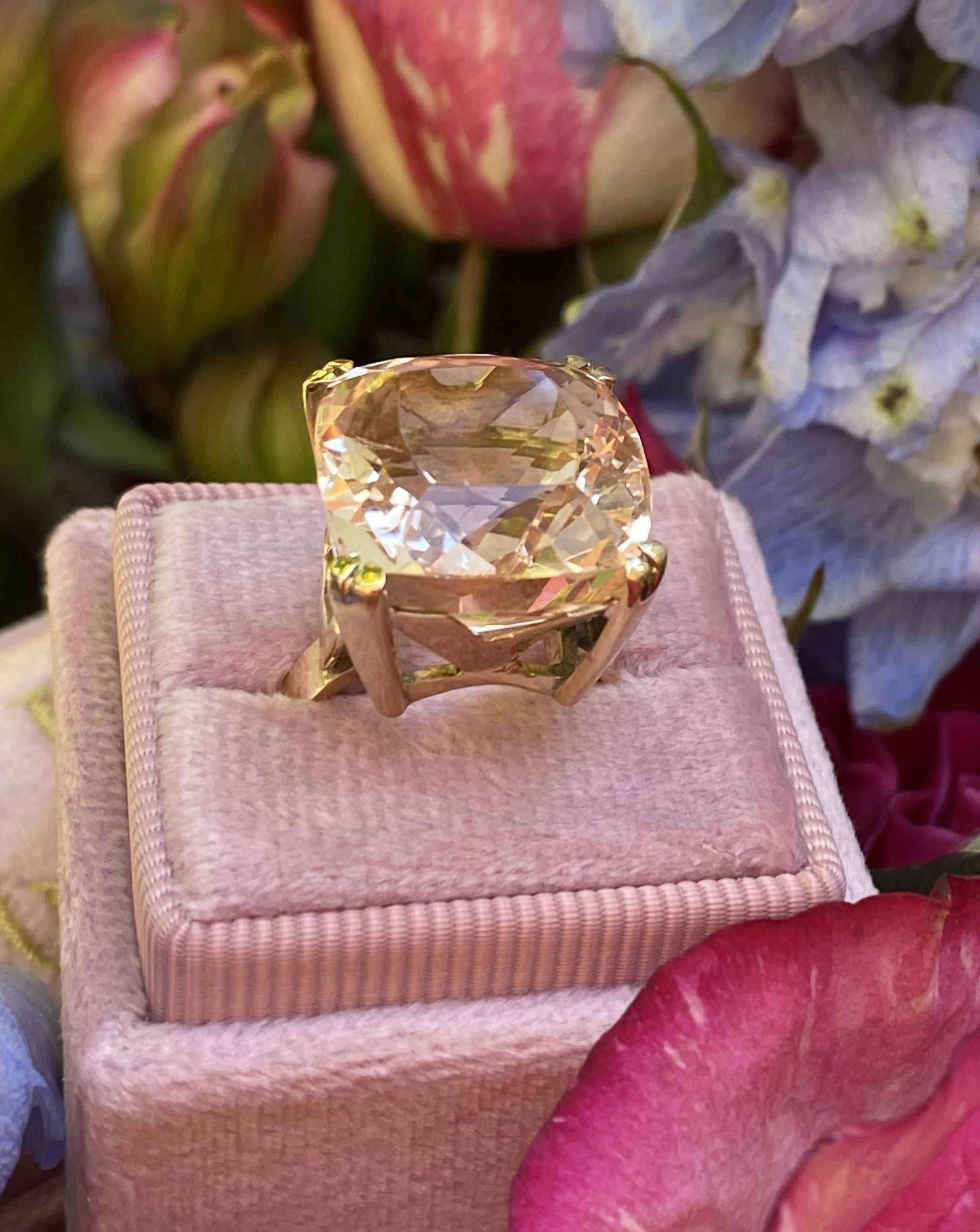 19.64 Carat Cushion Cut Morganite Engagement Cocktail Ring in Yellow Gold 