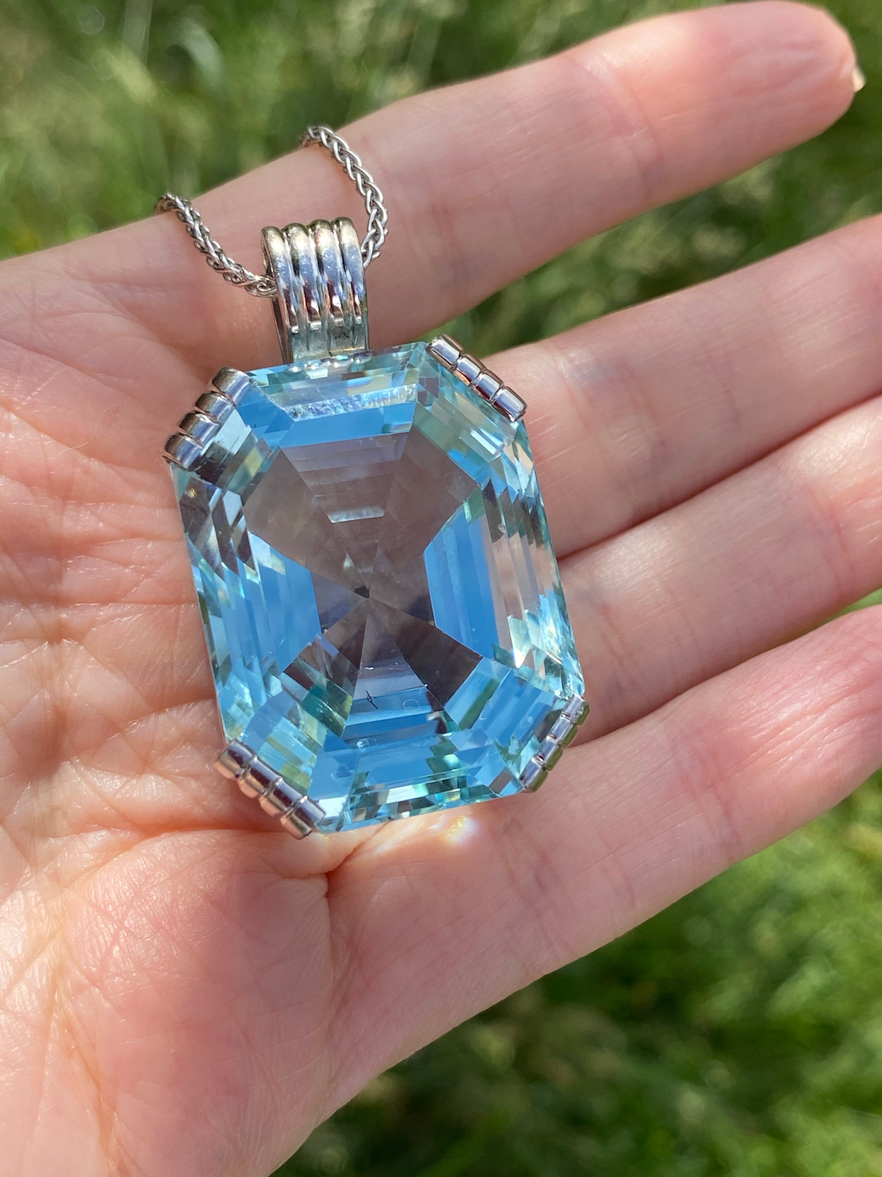 146.00 Carat Aquamarine Necklace in 18K White Gold