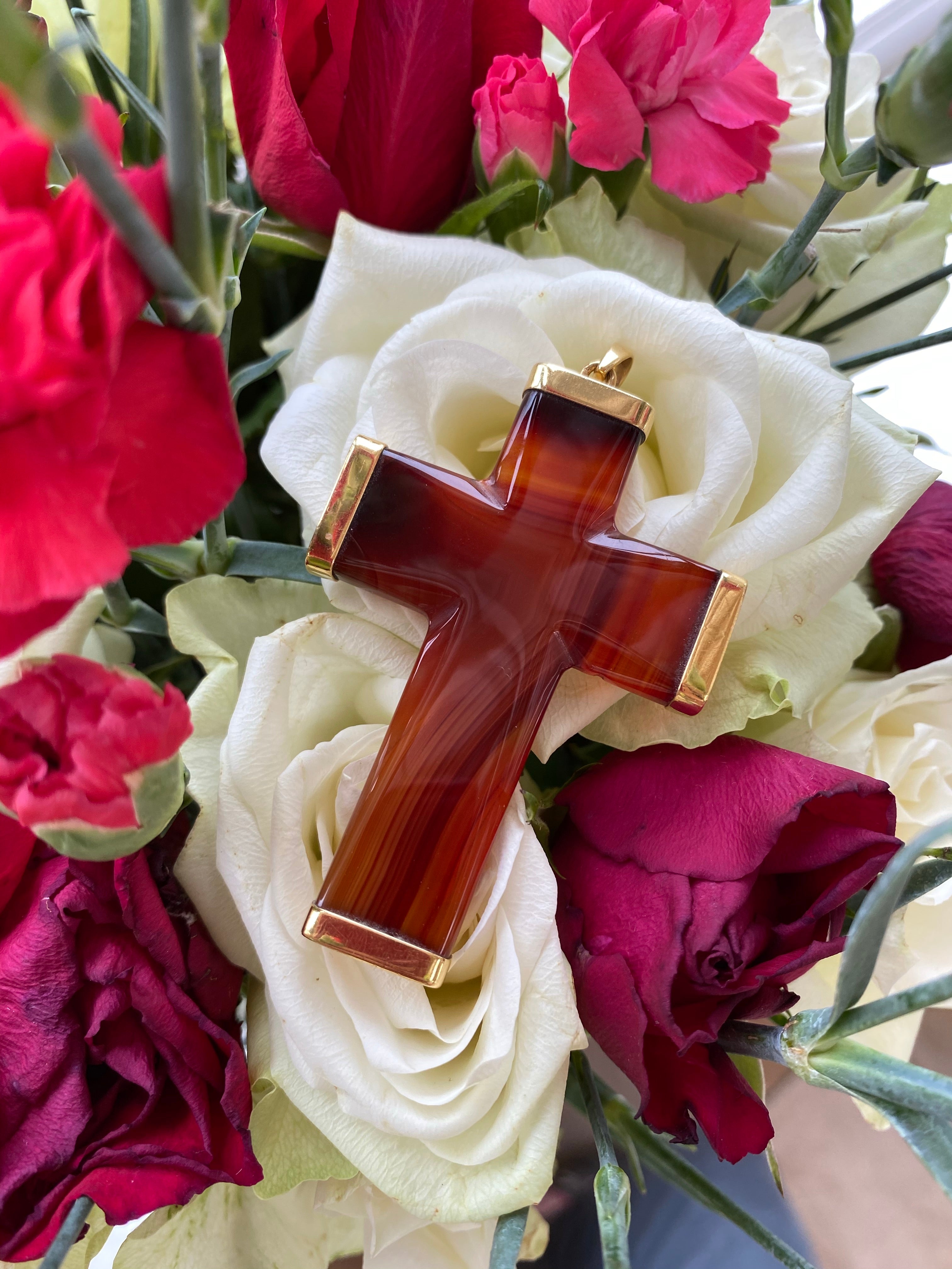 Vintage French Agate and Yellow Gold Cross Pendant 