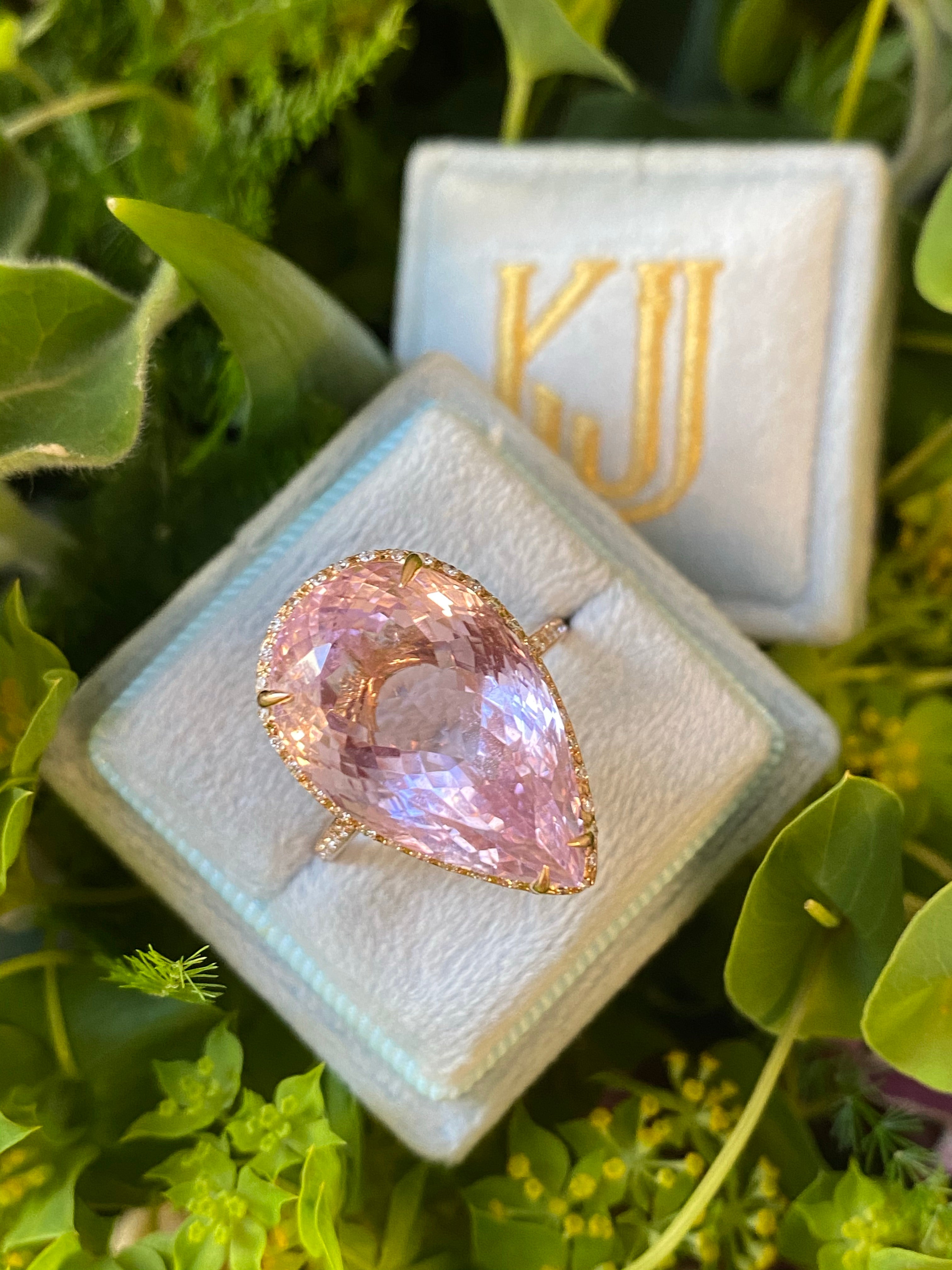 12.92 Carat Pear Cut Kunzite Cocktail Ring in Yellow Gold 