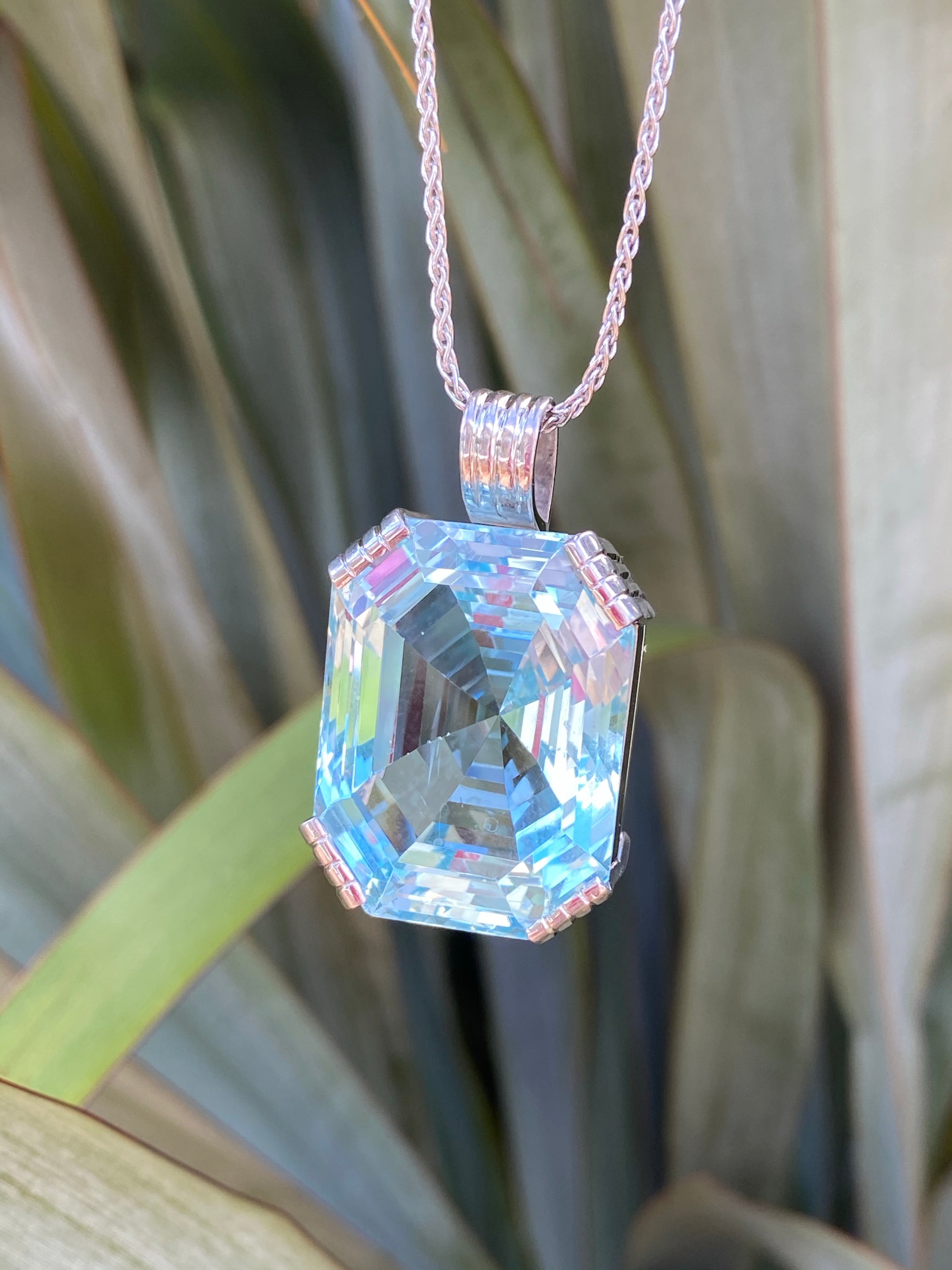146.00 Carat Aquamarine Necklace in 18K White Gold